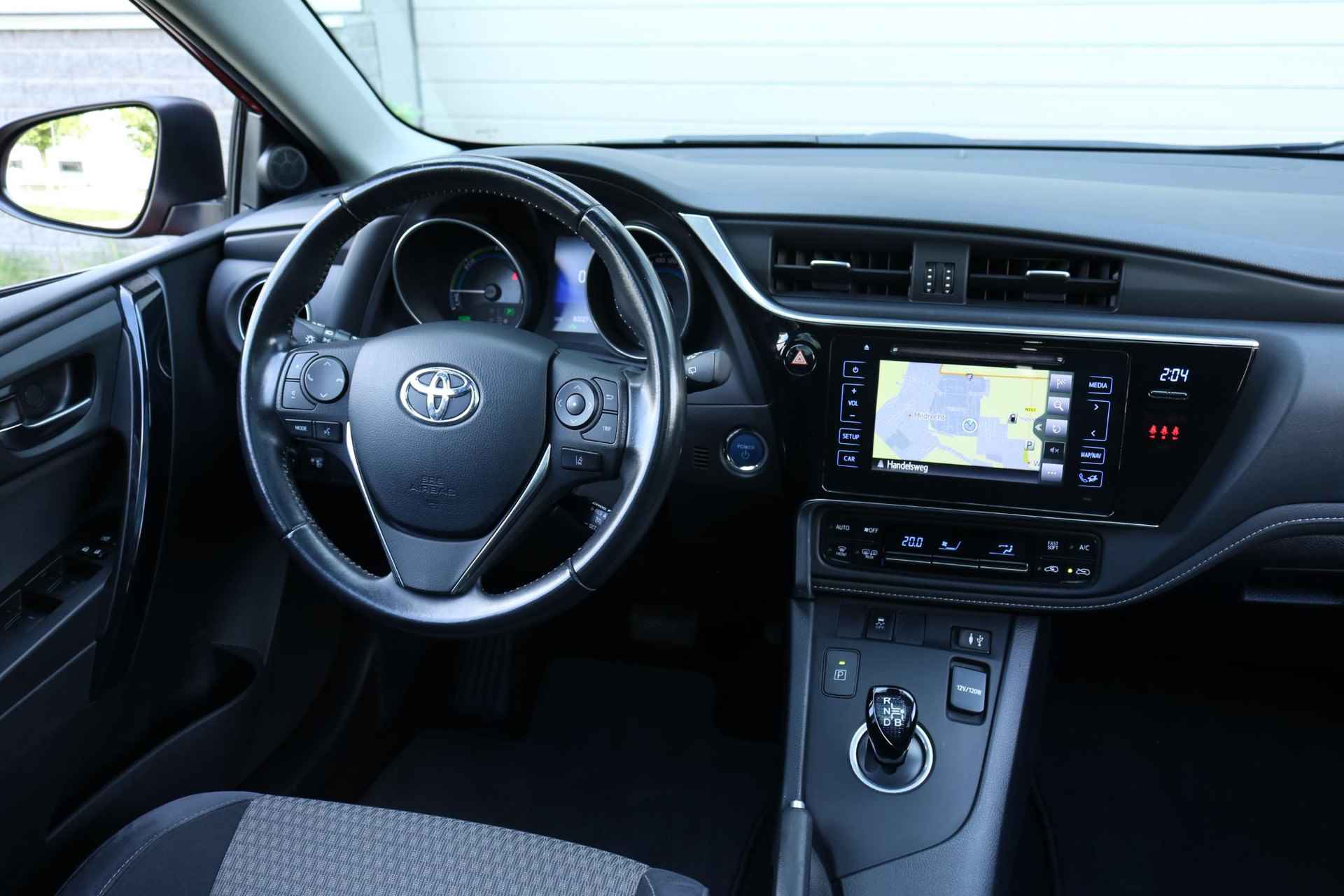 Toyota Auris 1.8 Hybrid Volcano Edition, Pano-dak, Trekhaak , Navi, DAB radio, NL Auto - 22/44