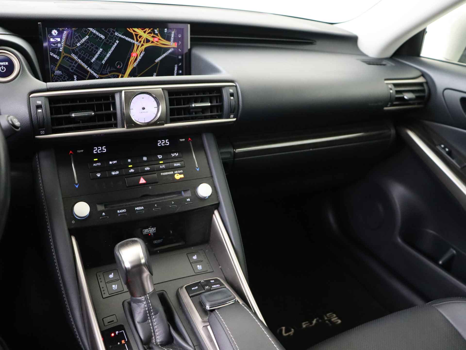 Lexus IS 300h Hybrid Luxury Line Limited | Mark Levinson | Safety System | Stoel & Stuurverwarming | Quad LED | - 8/53