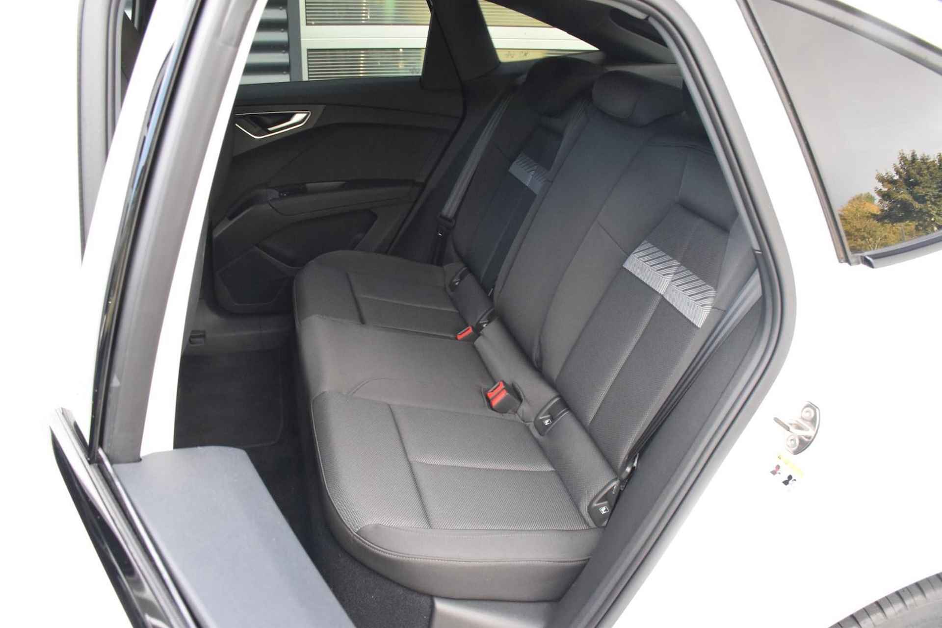 Audi Q4 Sportback e-tron 204pk 40 Advanced Edition 77 kWh | Adaptive Cruise | Zwart Optiek | Achteruitrijcamera - 33/54