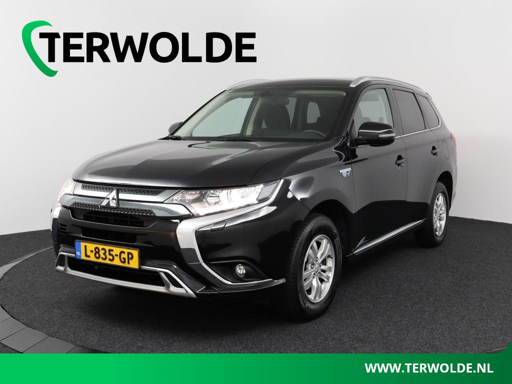 Mitsubishi Outlander 2.4 PHEV Pure | Automaat | Eerste Eigenaar | Camera | Climate Control | Apple Carplay / Android Auto NAVI | 1.500kg trekgewicht