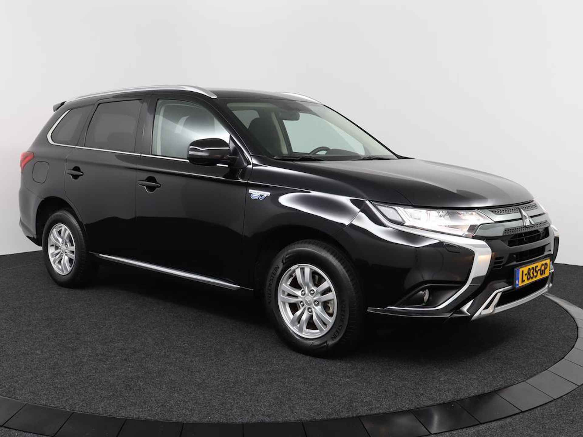 Mitsubishi Outlander 2.4 PHEV Pure | Automaat | Eerste Eigenaar | Camera | Climate Control | Apple Carplay / Android Auto NAVI | 1.500kg trekgewicht - 7/46