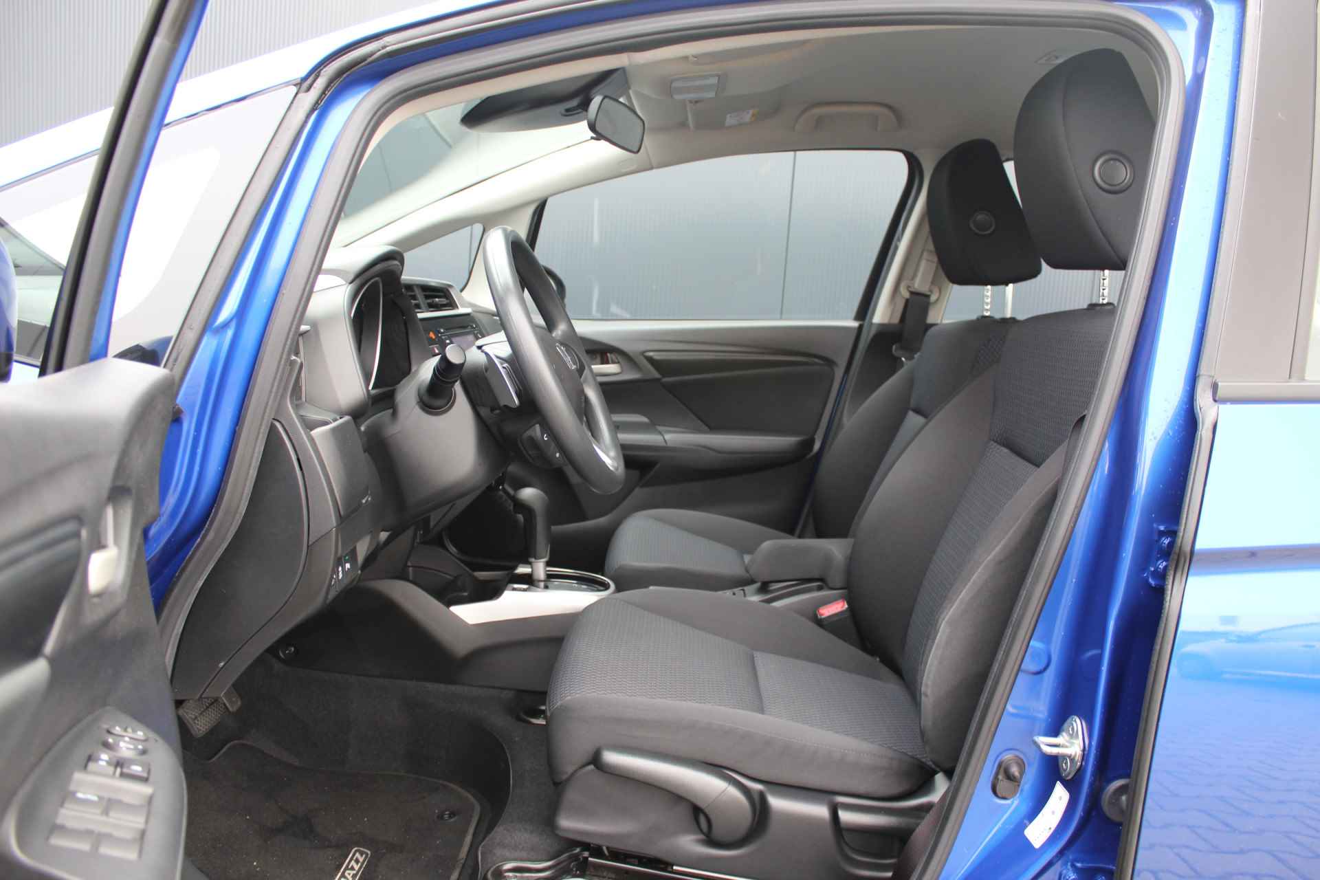 Honda Jazz 1.3 i-VTEC Trend Automaat | incl. 12 maanden garantie | Cruise control | Airco |  Parkeersensoren | Stoelverwarming | Dealer onderhouden | 1ste eigenaar ! | - 8/41