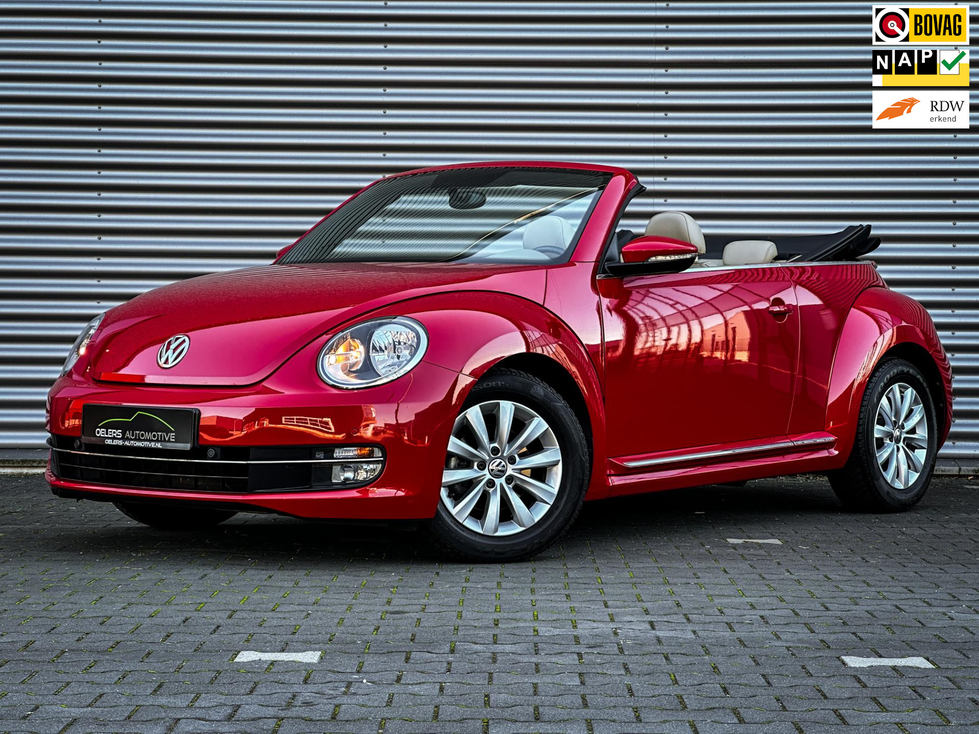 Volkswagen Beetle Cabriolet 1.2 TSI Design | Leder | Parkeersensoren | Windscherm | 1e eig. | Radio/CD | Elektr. ramen |