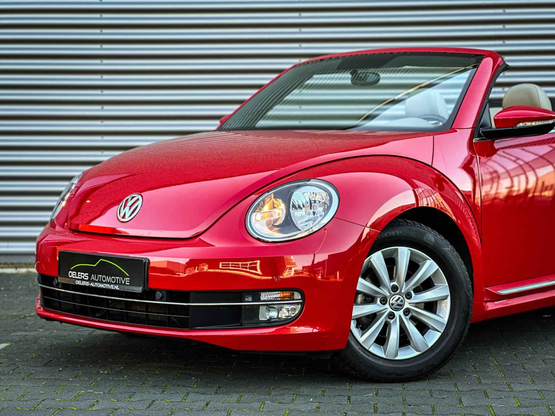 Volkswagen Beetle Cabriolet 1.2 TSI Design | Leder | Parkeersensoren | Windscherm | 1e eig. | Radio/CD | Elektr. ramen | - 3/43