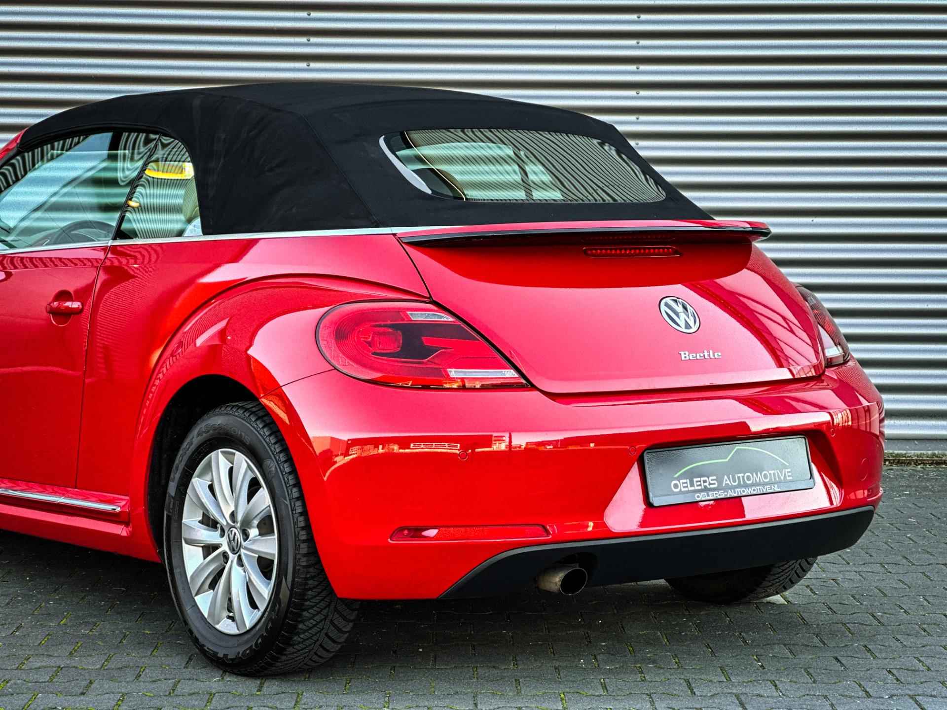 Volkswagen Beetle Cabriolet 1.2 TSI Design | Leder | Parkeersensoren | Windscherm | 1e eig. | Radio/CD | Elektr. ramen | - 8/43