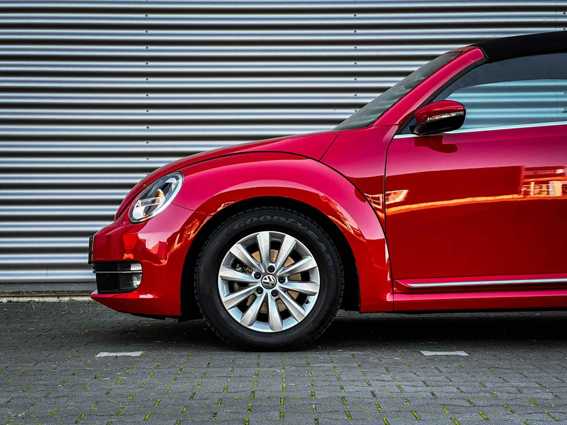 Volkswagen Beetle Cabriolet 1.2 TSI Design | Leder | Parkeersensoren | Windscherm | 1e eig. | Radio/CD | Elektr. ramen | - 10/43