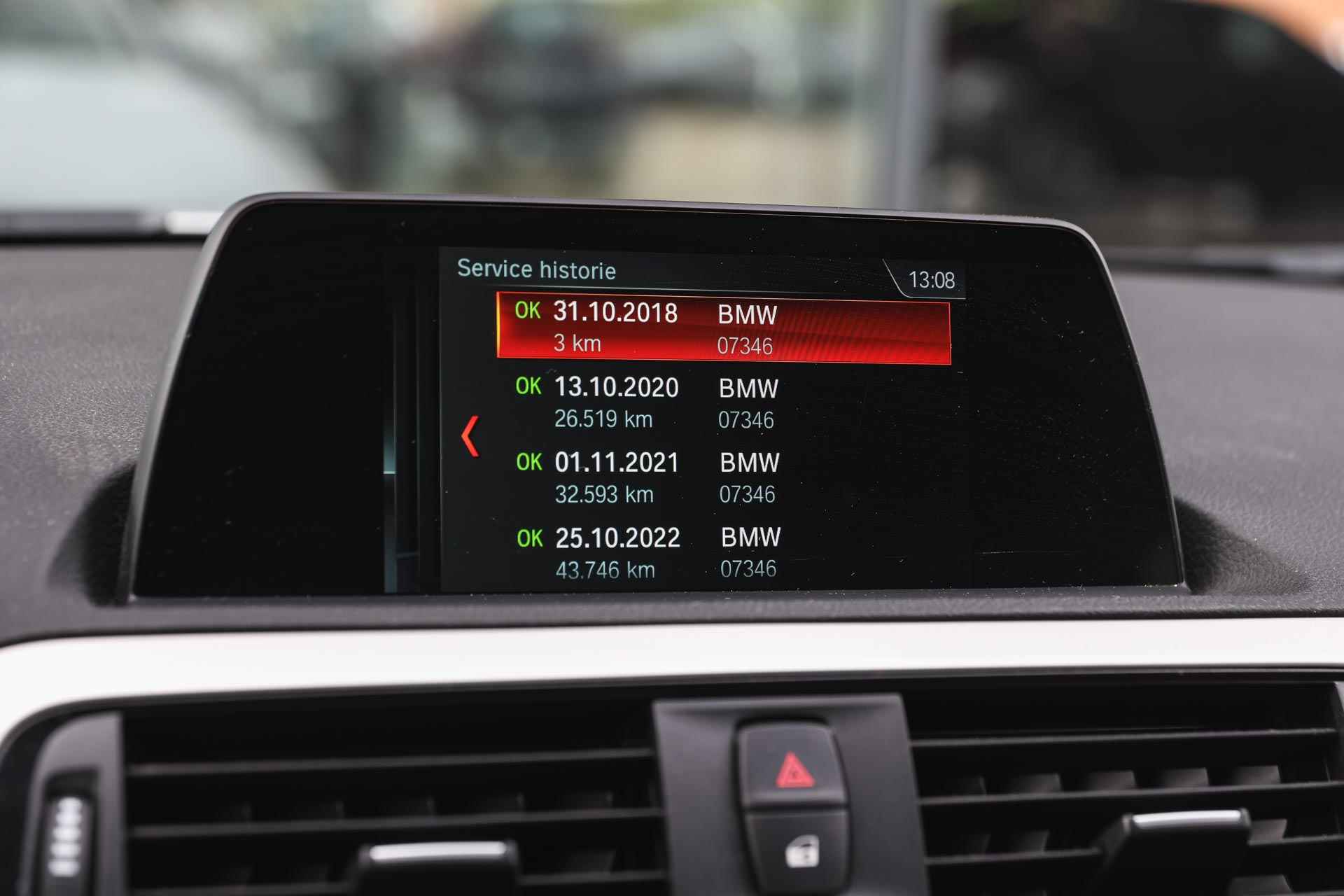 BMW 1-serie 116i Executive / LED / Stoelverwarming / PDC achter / Cruise Control / Navigatie - 21/27