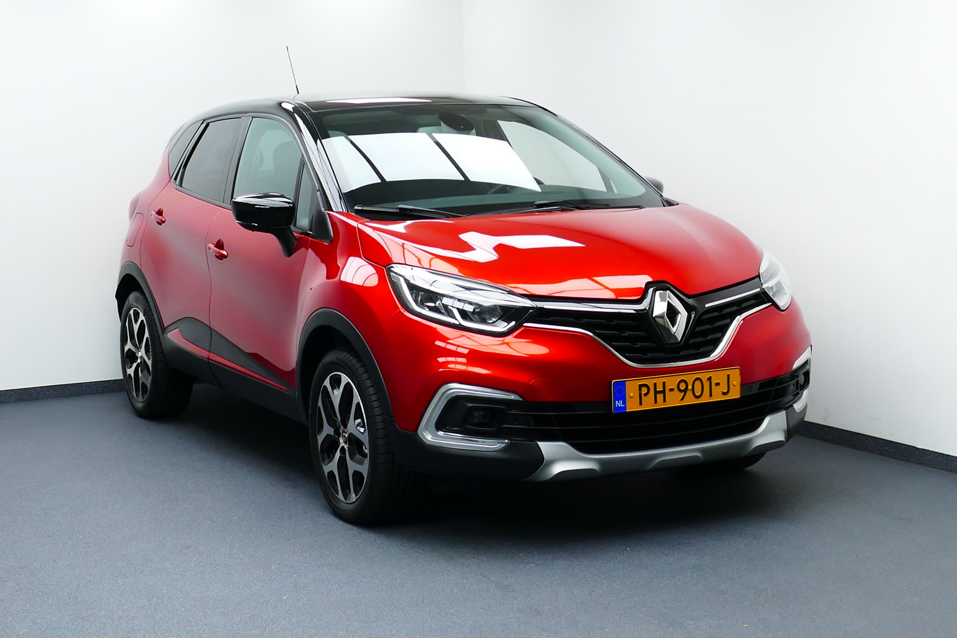 Renault Captur 0.9 TCe Intens 1-Eig. R-Link, Camera, Navi, Clima, Cruise, Led Koplampen, Haak 1200kg