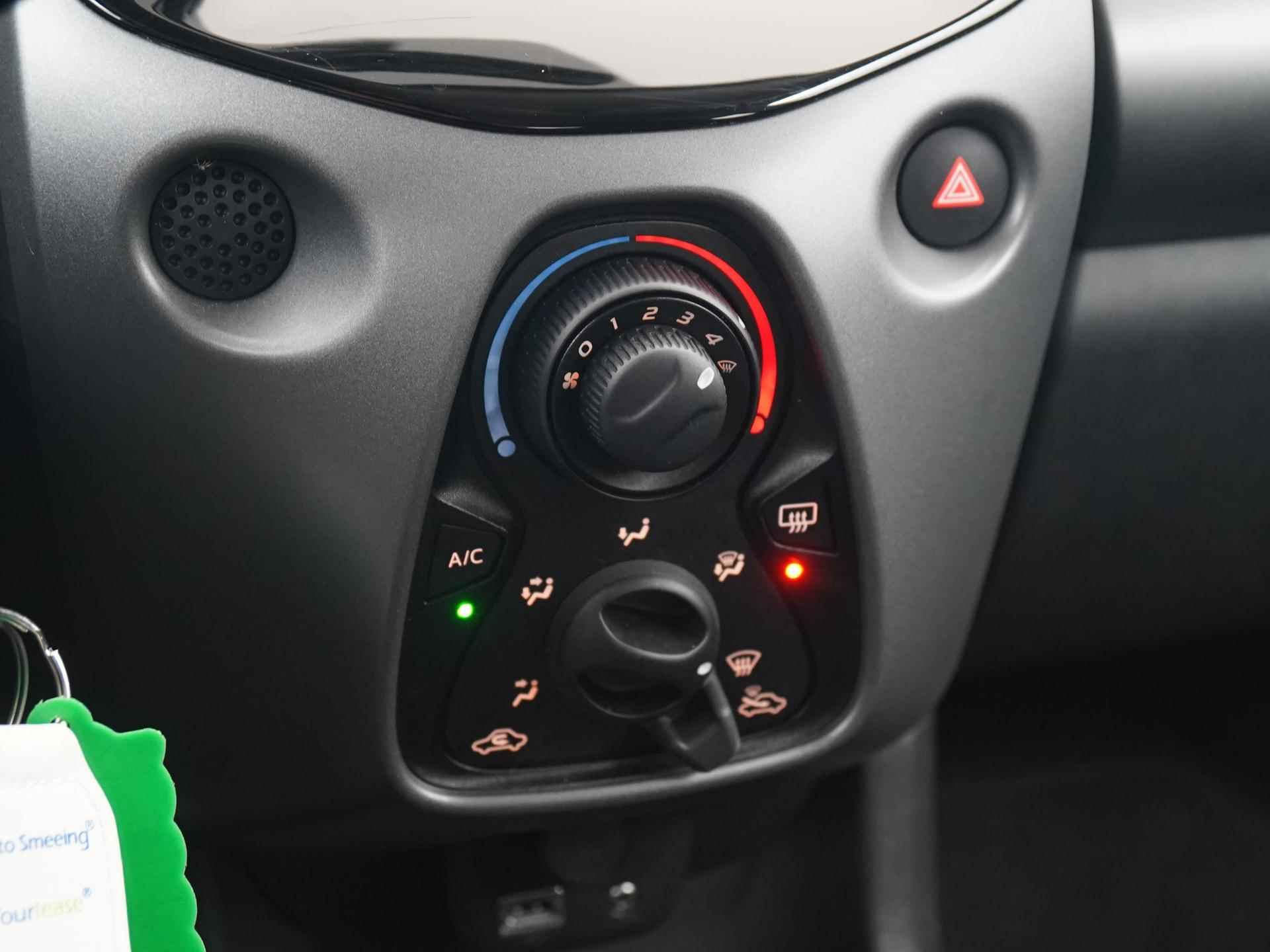 Toyota Aygo 1.0 VVT-i x-play | Camera | Apple/Android Carplay | Zondag Open! - 12/33