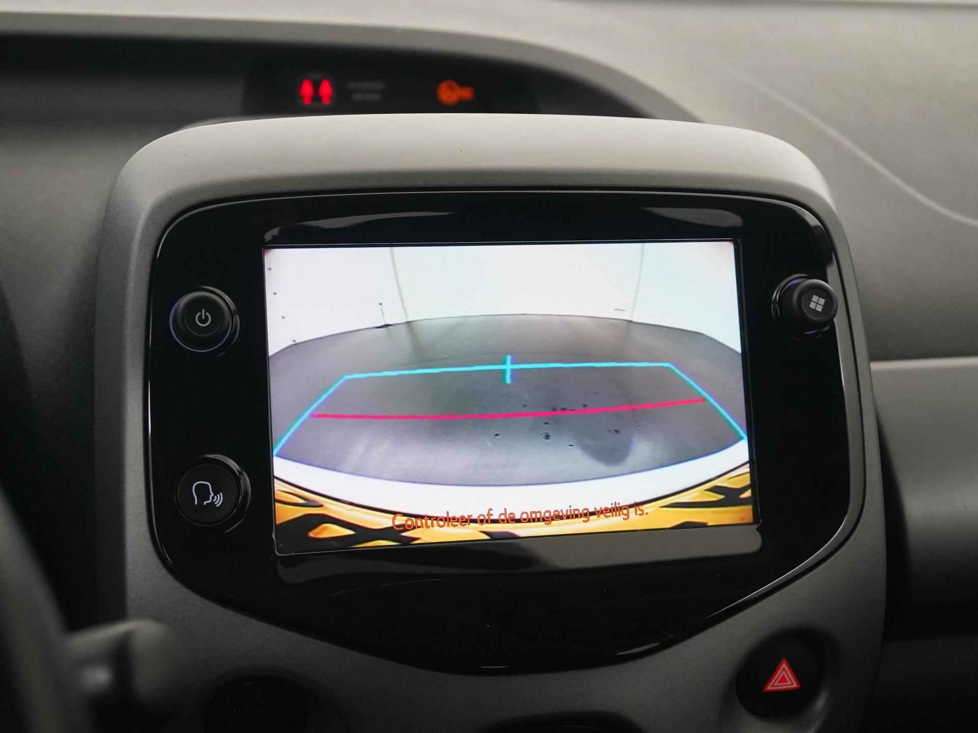 Toyota Aygo 1.0 VVT-i x-play | Camera | Apple/Android Carplay | Zondag Open! - 18/33