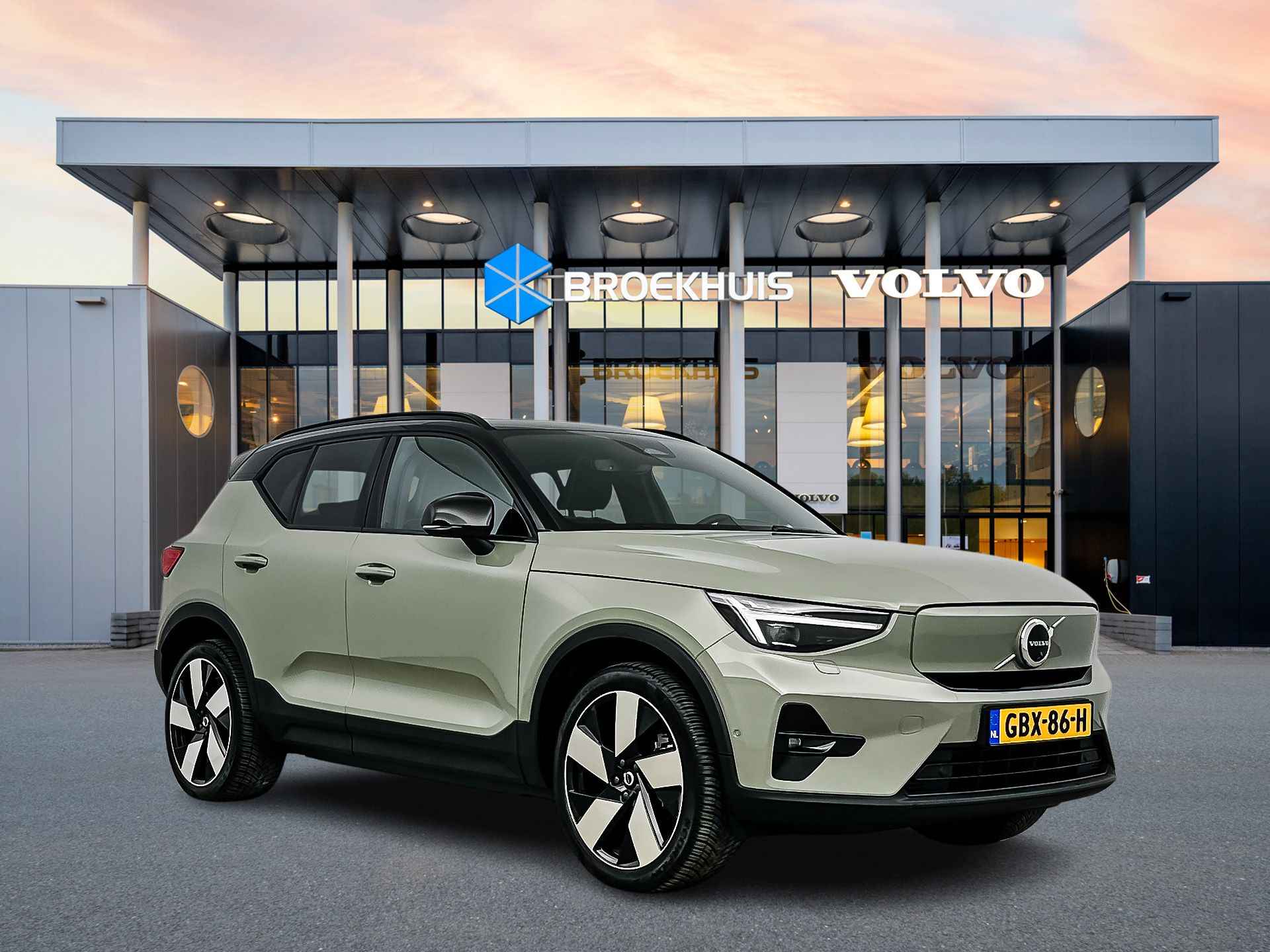 Volvo XC40 Single Motor Extended Range Ultimate 82 kWh | 20" | Pixel LED | Microtech / Nubuck bekleding | Getint glas - 3/69