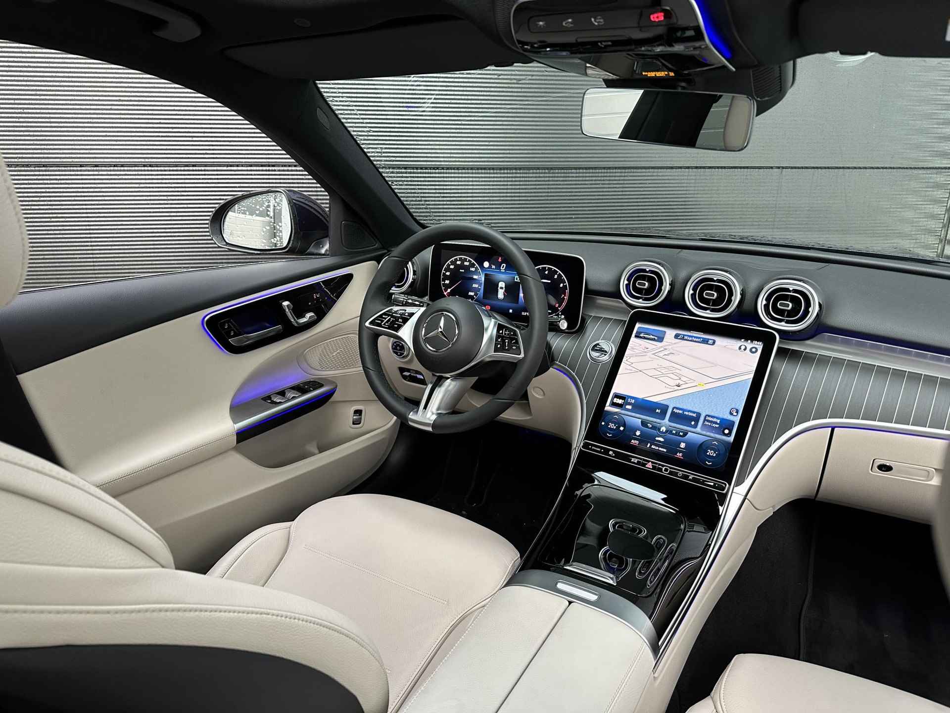 Mercedes-Benz C-Klasse Estate 200 Luxury Line | Premium | Panoramadak | Memorystoelen Verwarmd | 360° Camera | Sfeerverlichting | Trekhaak - 3/11