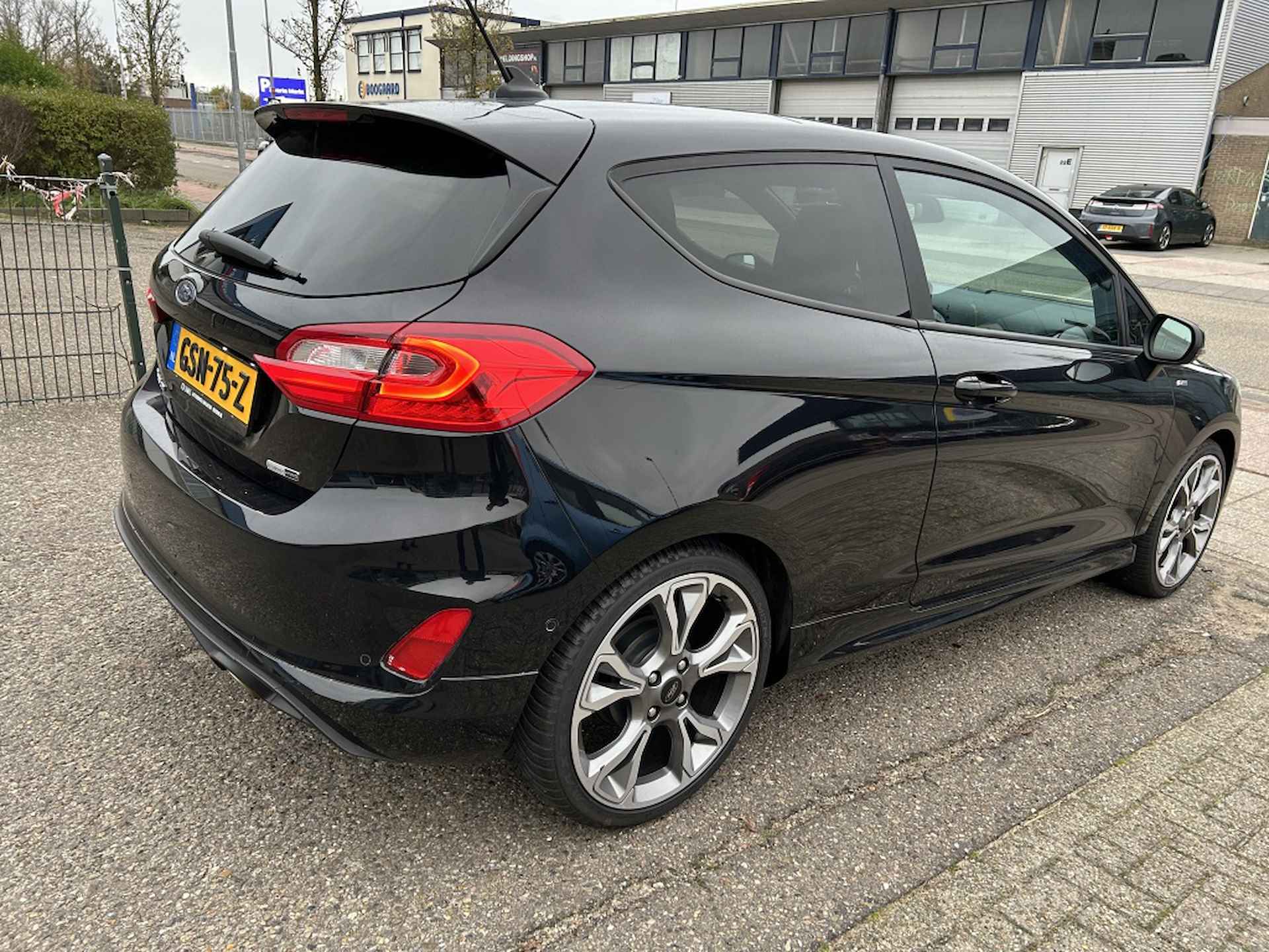 Ford Fiesta 1.0 EcoBoost Hybrid ST-Line X panodak - 6/37