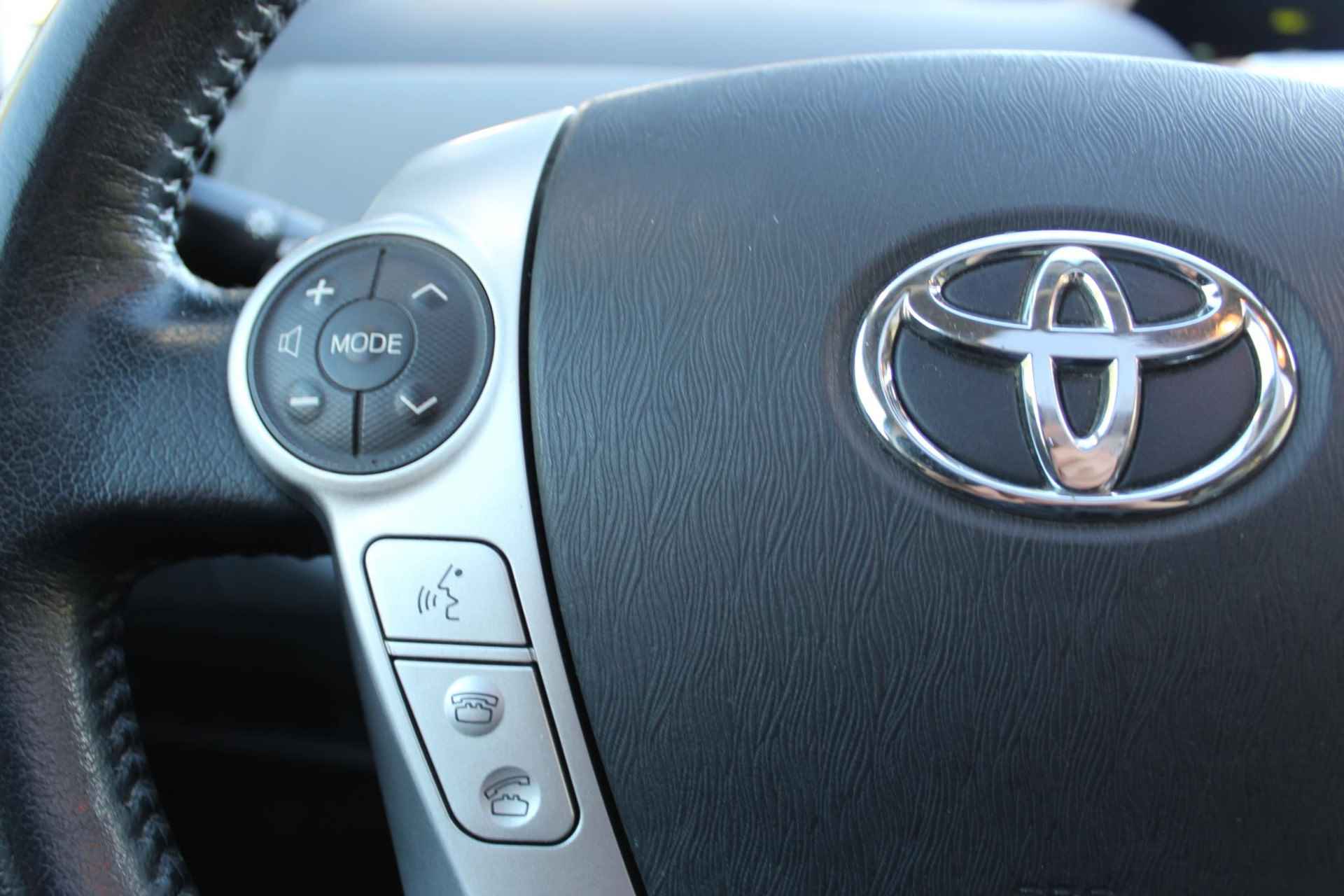 Toyota Prius + 1.8 ASPIRATION CRUISE CLIMA LENDE STEUN KEYLESS PANODAK HEAD-UP DISPLAY 7 PERS UITVOERING - 8/32