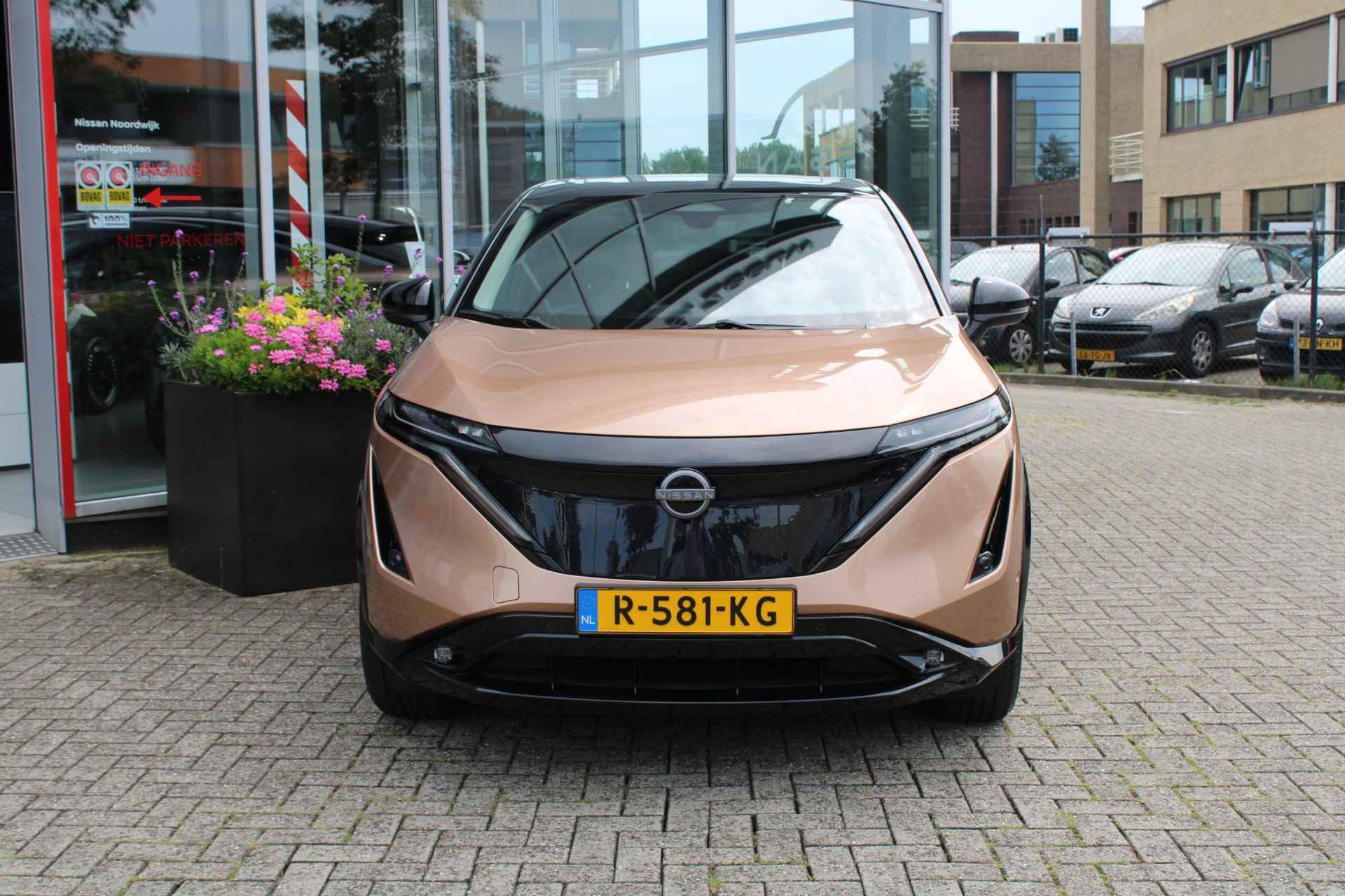 Nissan Ariya Evolve 91 kWh AUTOMAAT 255PK | SEPP subsidie €2.000,- | 1ste eigenaar | Navigatie, Apple Carplay en Android Auto | Adaptive Cruise Control | Climate Control | Leder/alcantara interieur | 360 camera | Parkeersensoren voor en achter | Schuif- kanteldak | - 4/60