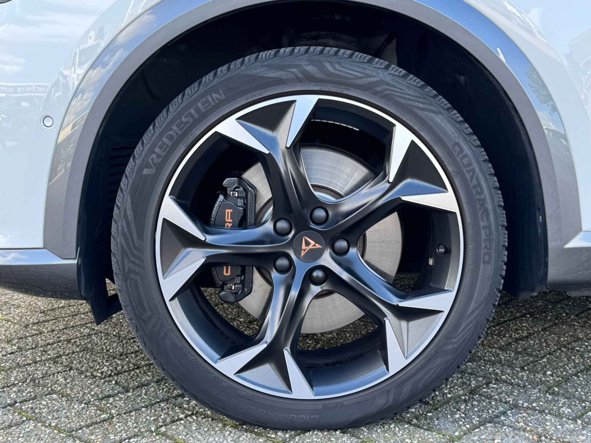 CUPRA Formentor 1.4 e-Hybrid Performance 245PK! / 19'' LMV / ELEK. KLEP / SUUR + STOEL VERW. / - 22/26