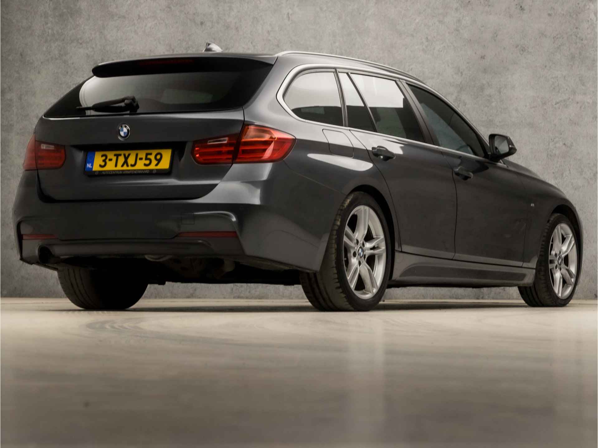 BMW 3 Serie Touring 316i Executive M Sport (GROOT NAVI, M PAKKET, CLIMATE, GETINT GLAS, ALCANTARA SPORTSTOELEN, PARKEERSENSOREN, CRUISE, NIEUWE APK, NIEUWSTAAT) - 5/35