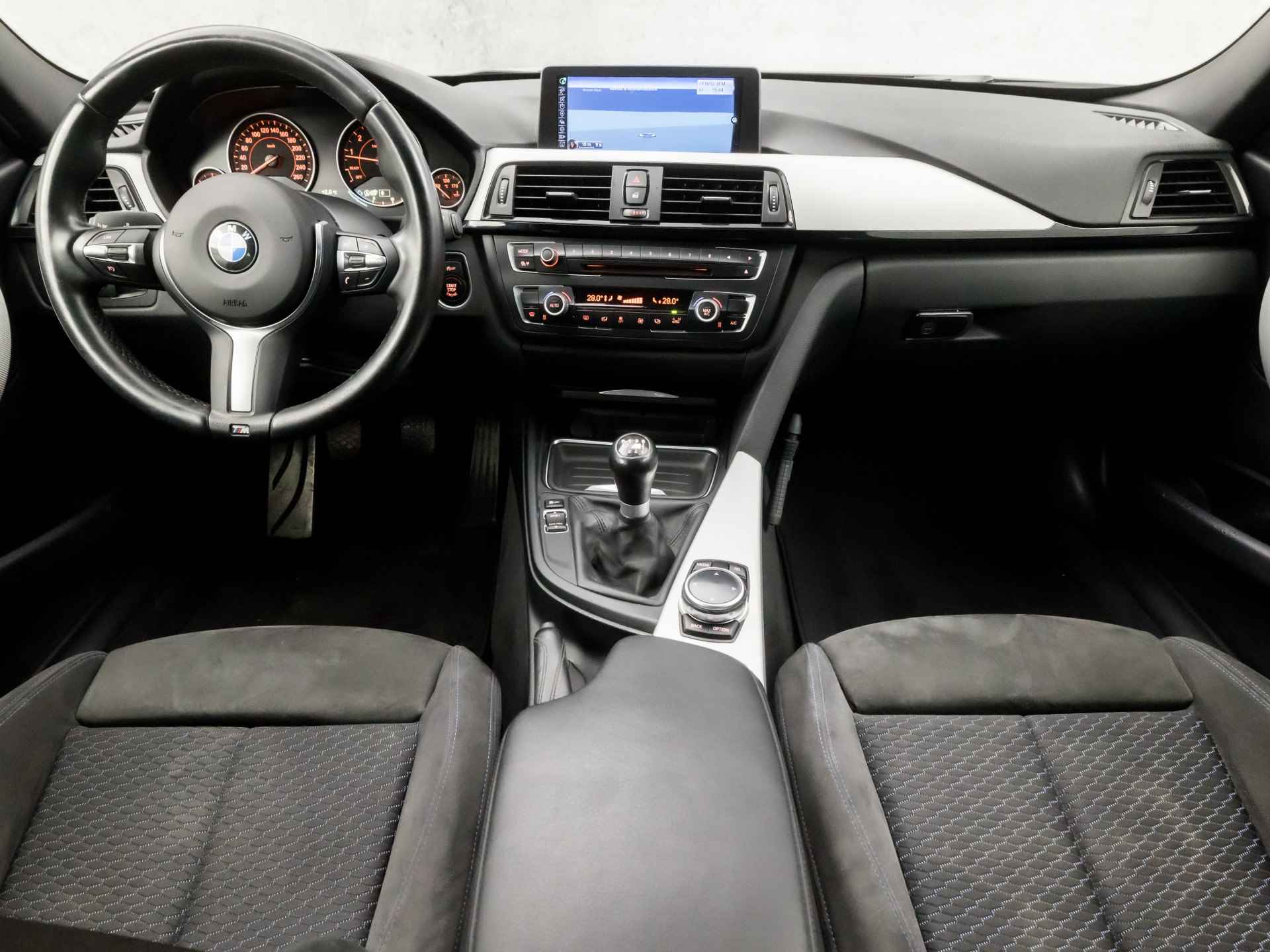 BMW 3 Serie Touring 316i Executive M Sport (GROOT NAVI, M PAKKET, CLIMATE, GETINT GLAS, ALCANTARA SPORTSTOELEN, PARKEERSENSOREN, CRUISE, NIEUWE APK, NIEUWSTAAT) - 6/35