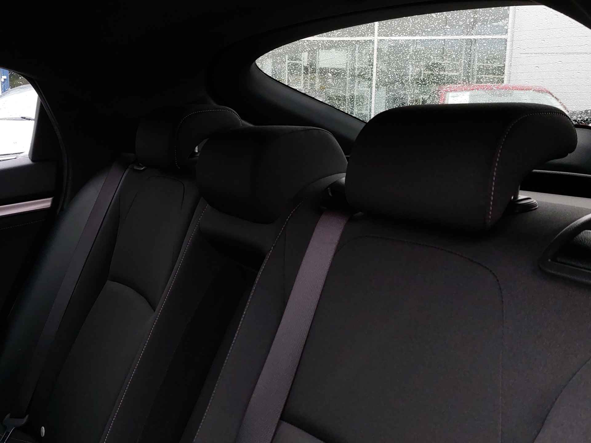 Honda Civic 1.0 i-VTEC 126pk Automaat Elegance | Navi | Apple Carplay+Android Auto | Clima | Adap.Cruise | Pdc V+A+Camera | Rijstrook+Licht+Regensensor | Mistlampen | Privacy Glass | 17''lm - 23/38