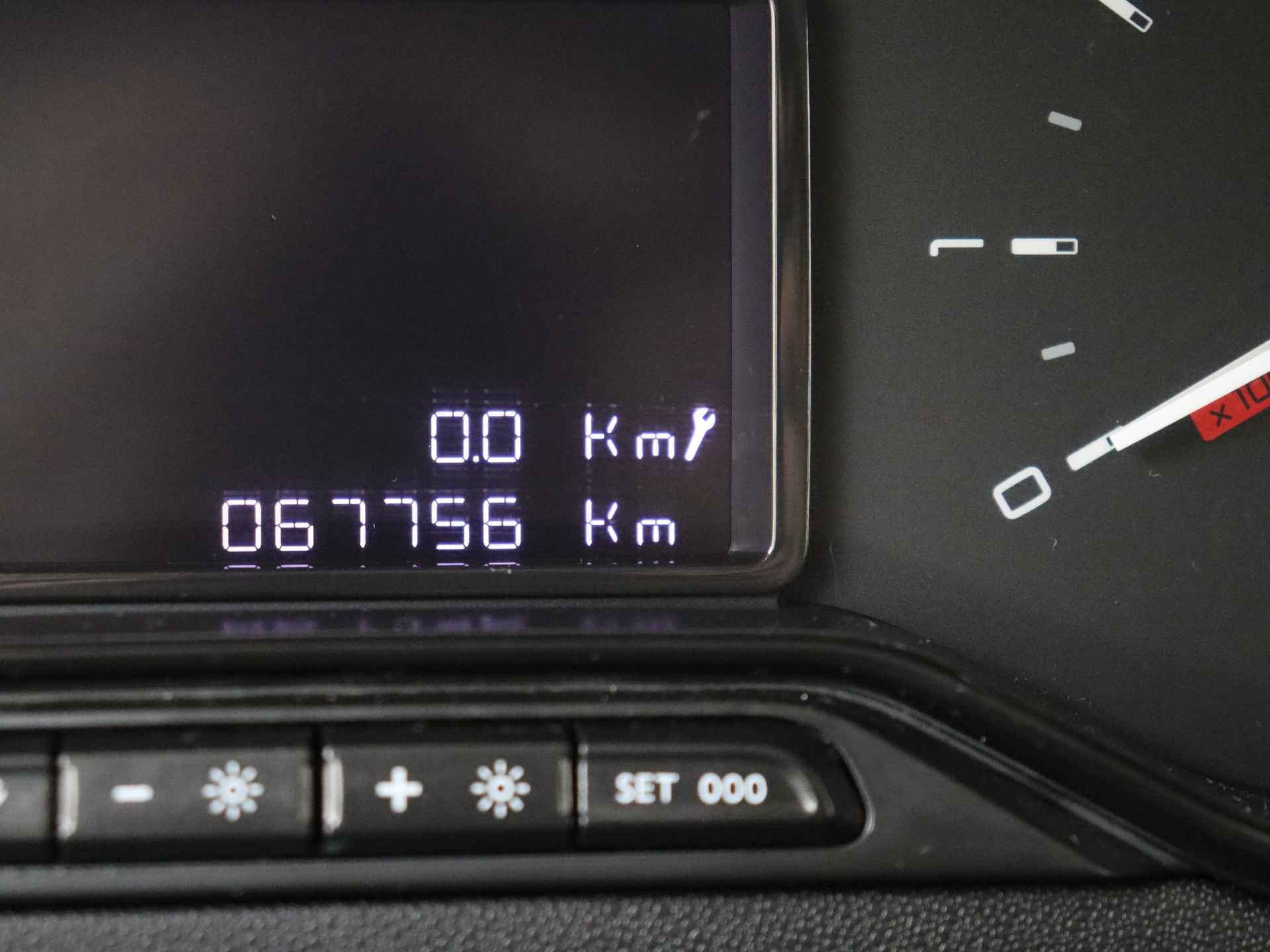 Citroën C3 1.2 PureTech Feel 5 deurs | Climate Control | Navigatie | - 9/32