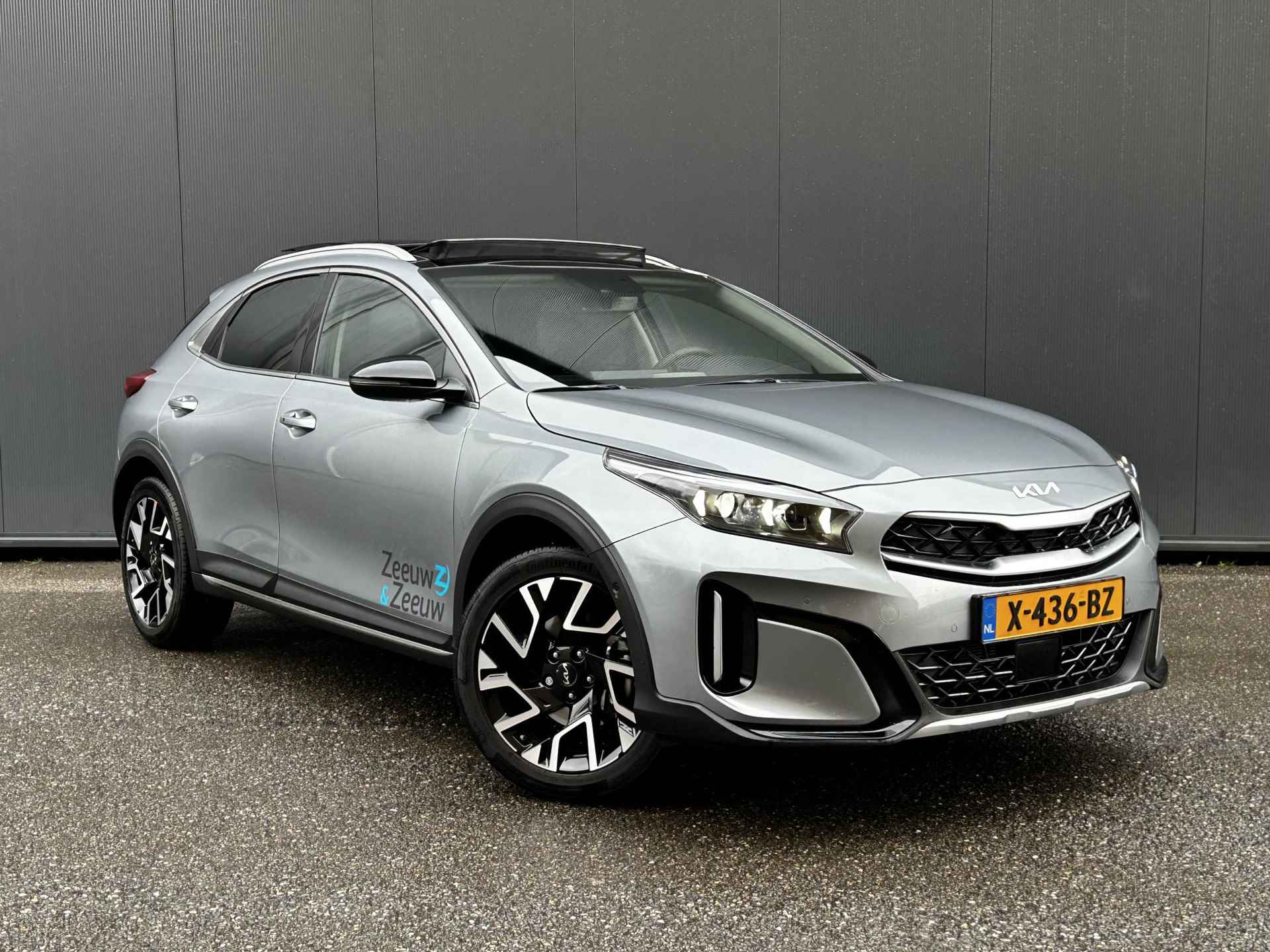 Kia XCeed 1.6i PHEV ExecutiveLine Navi | Bluetooth | Camera | Climate & (adaptieve) cruise control | Keyless entry & start | Leder interieur | Metallic lak | Schuifkantel dak | Fabrieksgarantie t/m 17-10-2029 - 3/43