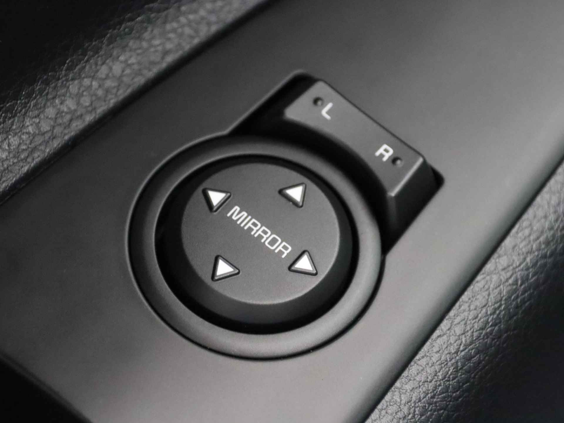 Kia Stonic 1.0 T-GDi MHEV DynamicLine | Camera | Apple Carplay / Android Auto | Airco | Cruise control | Bluetooth | Lichtmetalen velgen | - 32/37