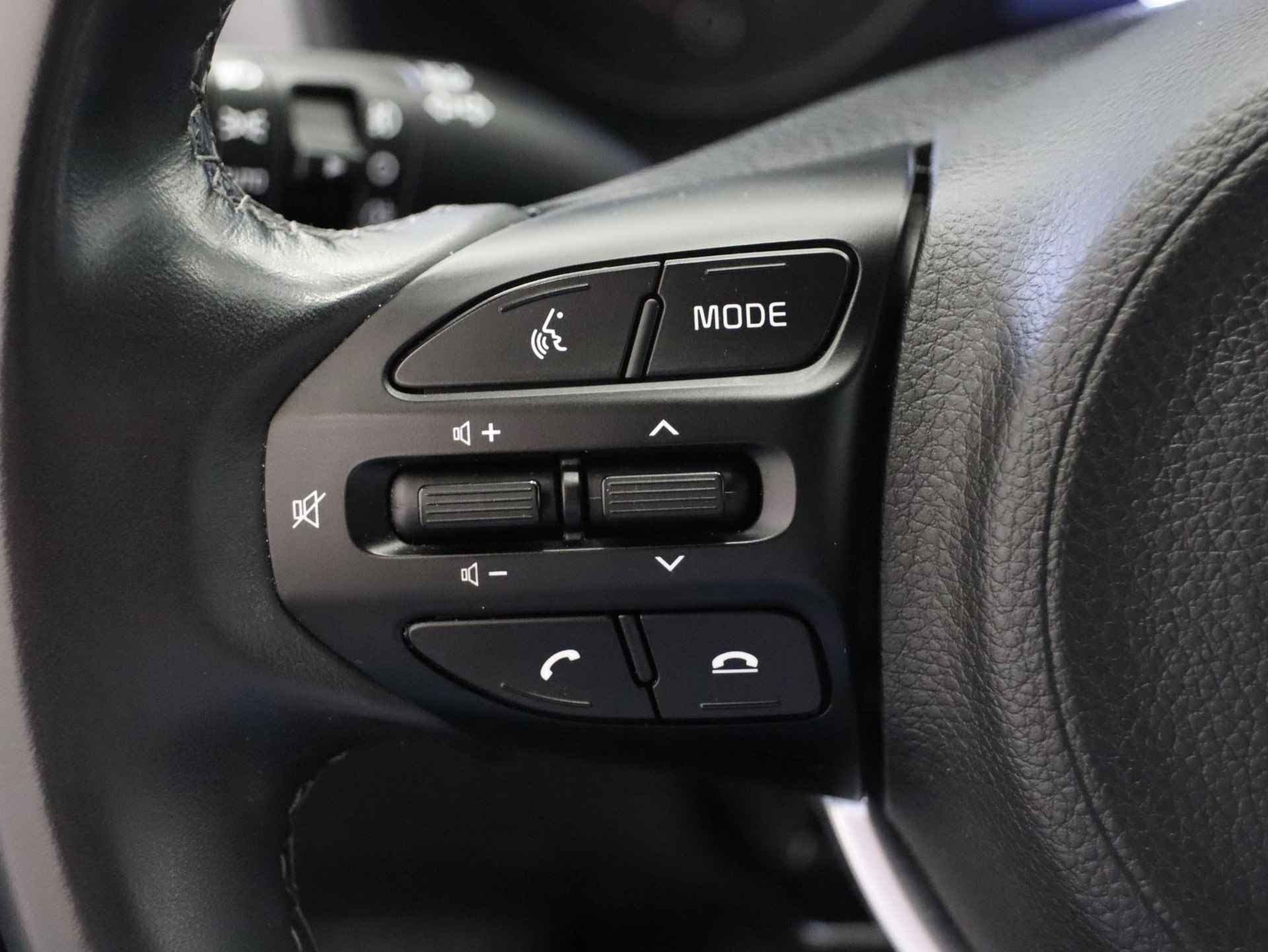 Kia Stonic 1.0 T-GDi MHEV DynamicLine | Camera | Apple Carplay / Android Auto | Airco | Cruise control | Bluetooth | Lichtmetalen velgen | - 35/37