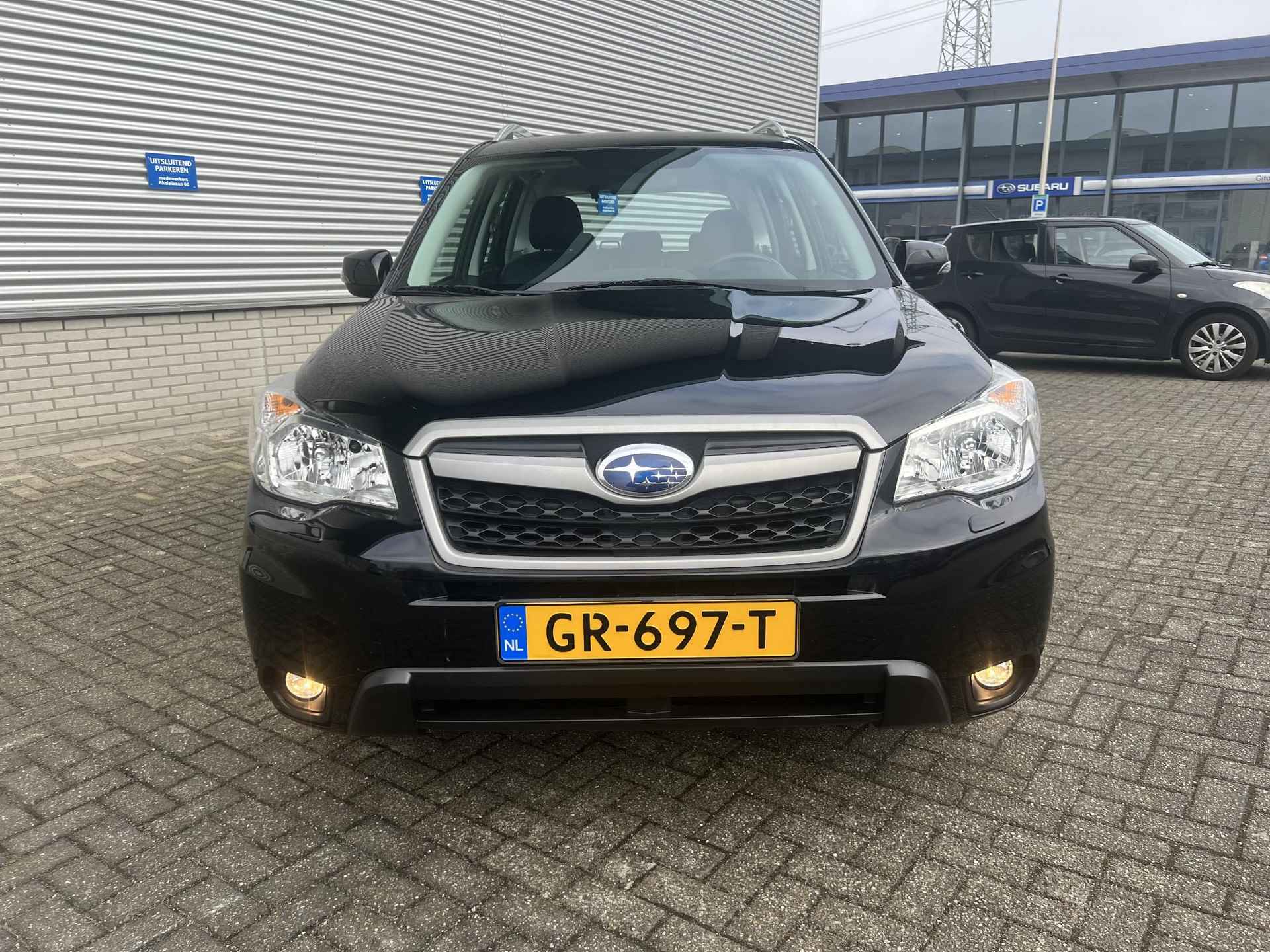 Subaru Forester 2.0 Luxury  | Trekhaak | Achteruitrijcamera | Navi | Lederen bekleding - 2/35