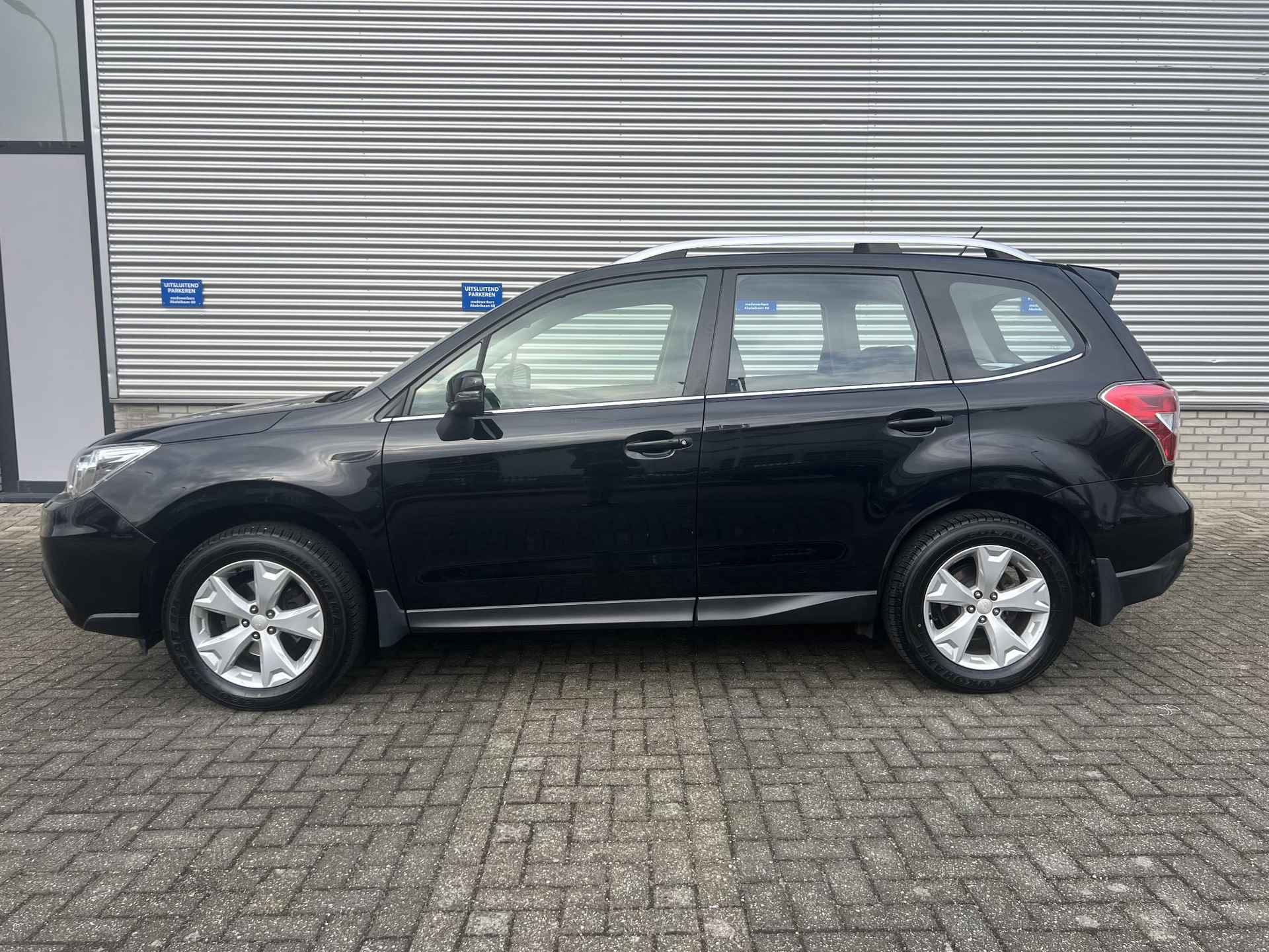 Subaru Forester 2.0 Luxury  | Trekhaak | Achteruitrijcamera | Navi | Lederen bekleding - 3/35