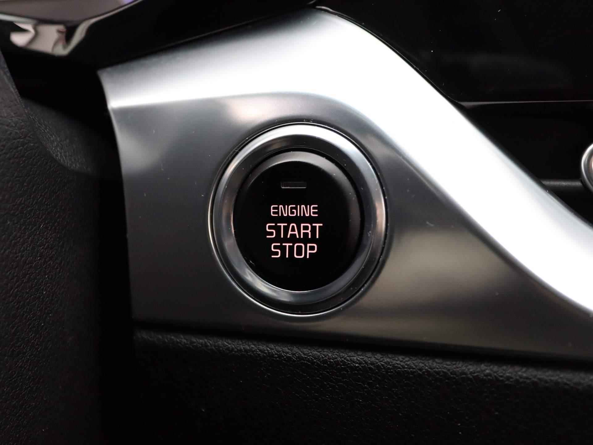 Kia Niro 1.6 GDi Hybrid DynamicLine | Edition | Parkeersensoren v+a | Navigatie | Privacy glas | Camera | - 18/43