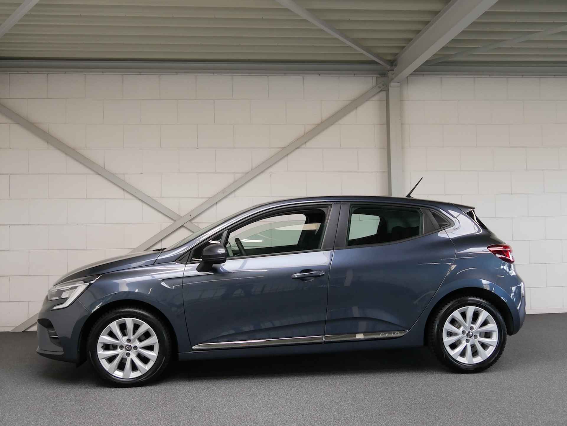 Renault Clio 1.0 TCe100pk Zen Navi/AC/LMV/PDC/Carplay (all-incl. prijs) - 8/29