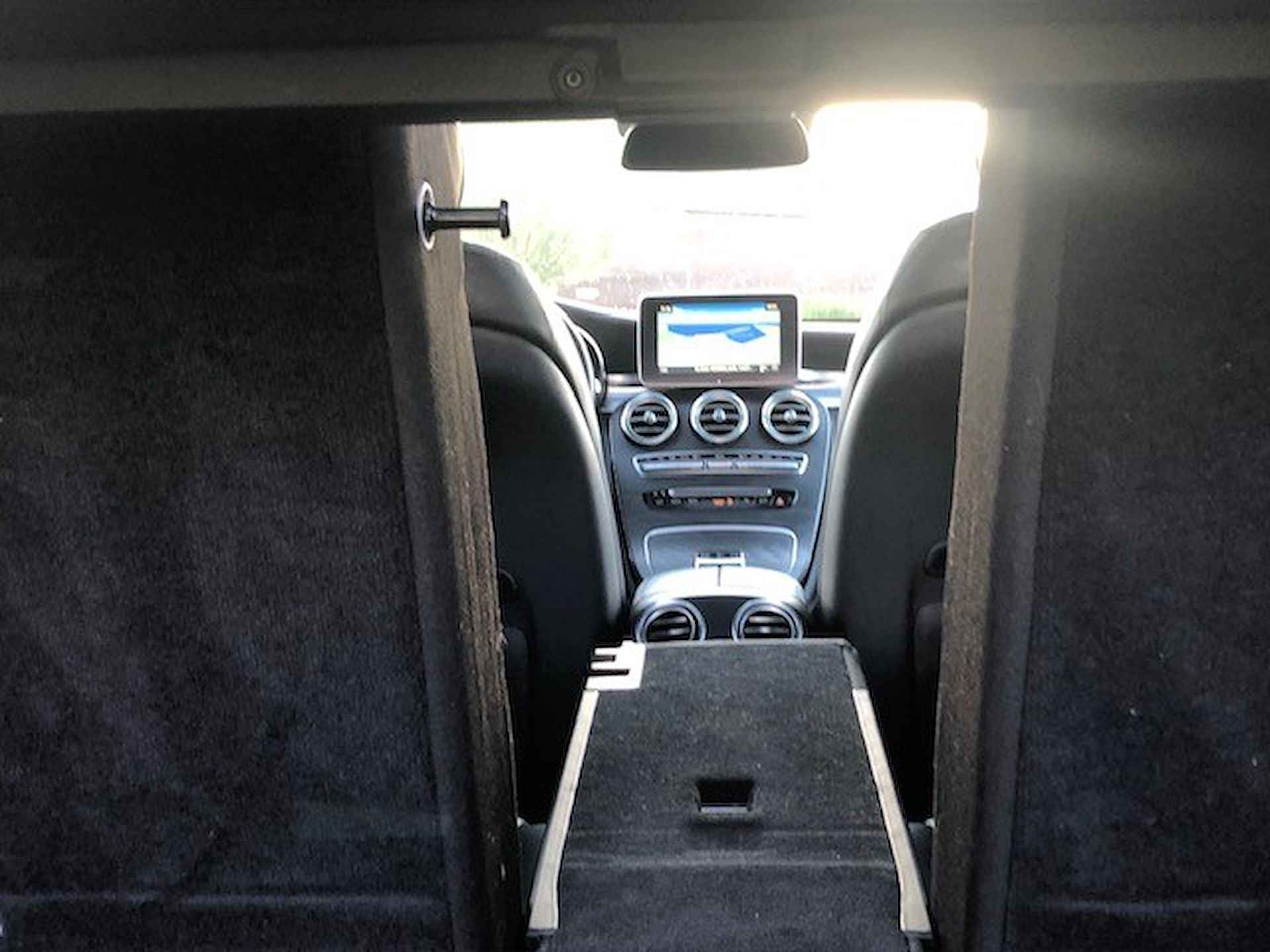 Mercedes-Benz GLC Coupé 350 d 4MATIC AMG-STYLE COMAND NAVIGATIE, BURMESTER, LEER, GEVENTILEERDE STOELEN, STOELVERWARMING, DISTRONIC, DODEHOEK ASSIST, SPOORASSIST, SCHUIF/KANTELDAK, PARKEERHULP V/A, 360 GRADEN CAMERA, ELEC. ACHTERKLEP, LED-LICHT, 19"AMG-VELGEN, ENZ. ENZ. FULL OPTIONS!! - 39/221