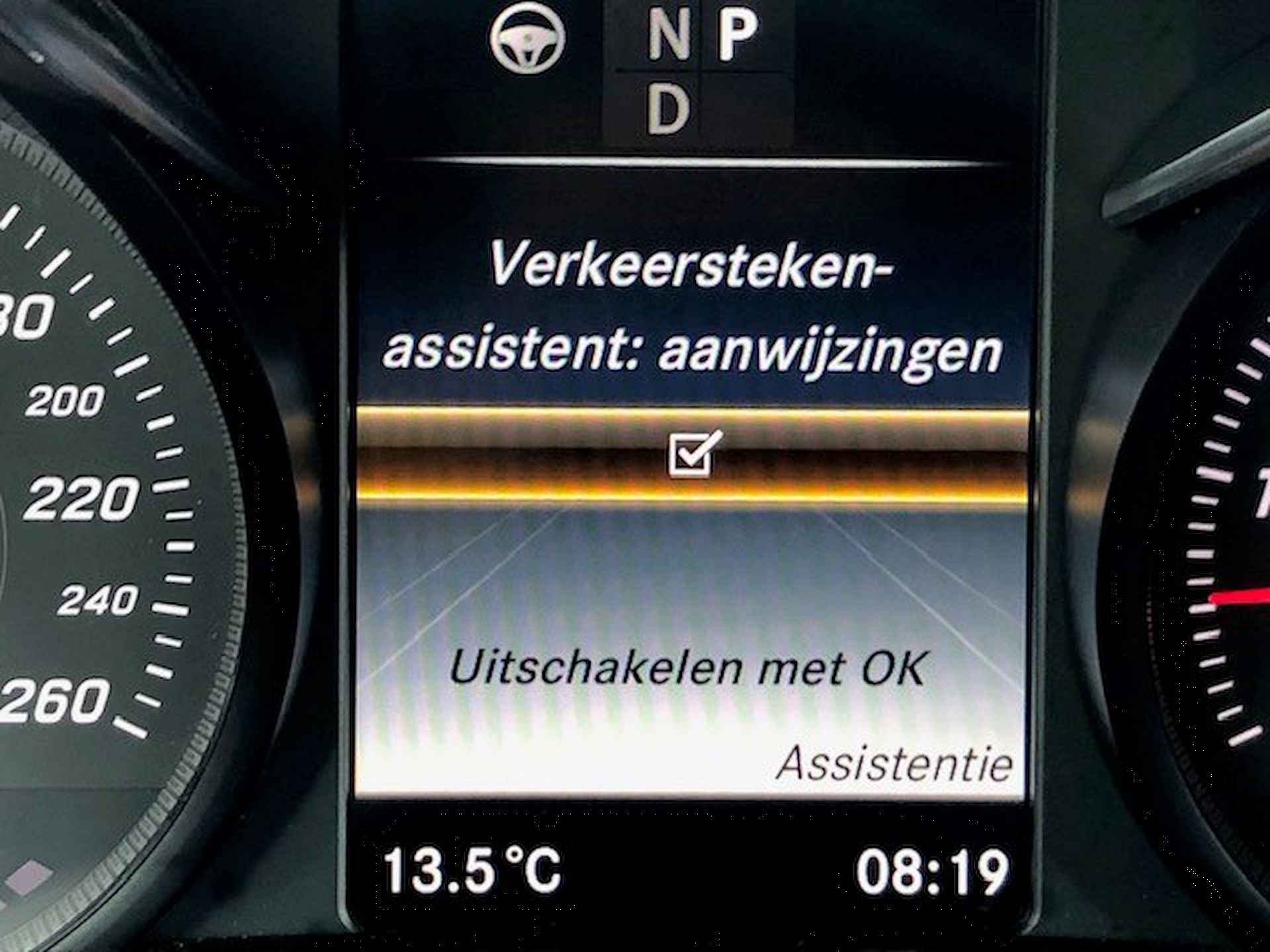 Mercedes-Benz GLC Coupé 350 d 4MATIC AMG-STYLE COMAND NAVIGATIE, BURMESTER, LEER, GEVENTILEERDE STOELEN, STOELVERWARMING, DISTRONIC, DODEHOEK ASSIST, SPOORASSIST, SCHUIF/KANTELDAK, PARKEERHULP V/A, 360 GRADEN CAMERA, ELEC. ACHTERKLEP, LED-LICHT, 19"AMG-VELGEN, ENZ. ENZ. FULL OPTIONS!! - 157/221