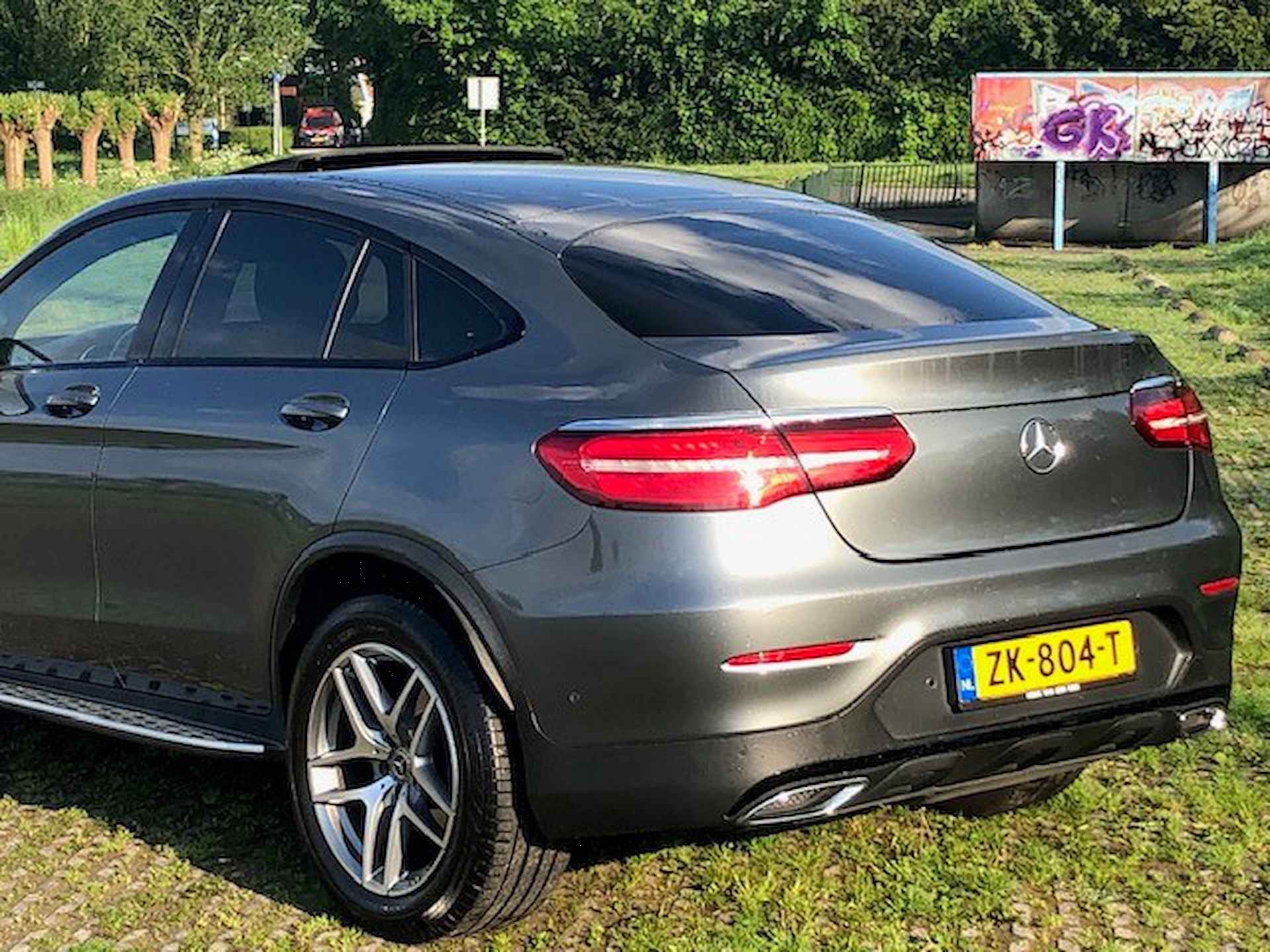 Mercedes-Benz GLC Coupé 350 d 4MATIC AMG-STYLE COMAND NAVIGATIE, BURMESTER, LEER, GEVENTILEERDE STOELEN, STOELVERWARMING, DISTRONIC, DODEHOEK ASSIST, SPOORASSIST, SCHUIF/KANTELDAK, PARKEERHULP V/A, 360 GRADEN CAMERA, ELEC. ACHTERKLEP, LED-LICHT, 19"AMG-VELGEN, ENZ. ENZ. FULL OPTIONS!! - 194/221