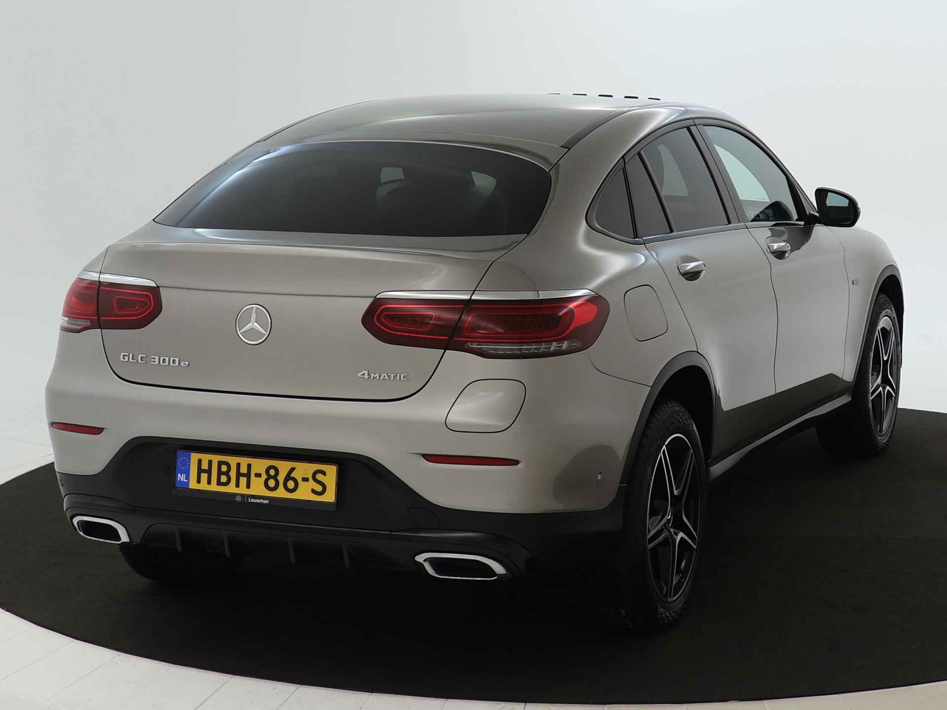 Mercedes-Benz GLC Coupé 300 e Business Solution AMG | 360°-camera | Schuifdak | Nightpakket | Sfeerverlichting | Inclusief 24 maanden MB Certified garantie voor Europa. - 3/50