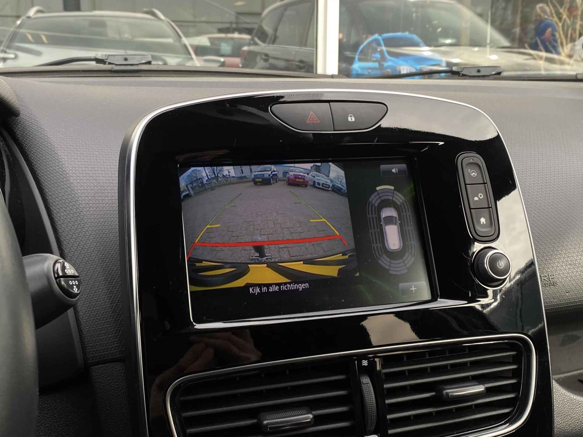 Renault Clio Estate 0.9 TCe Bose  | Stoelverwarming voor | Achteruitrijcamera | Parkeersensoren voor + achter | Navigatie | Premium geluidsinstallatie | - 29/42