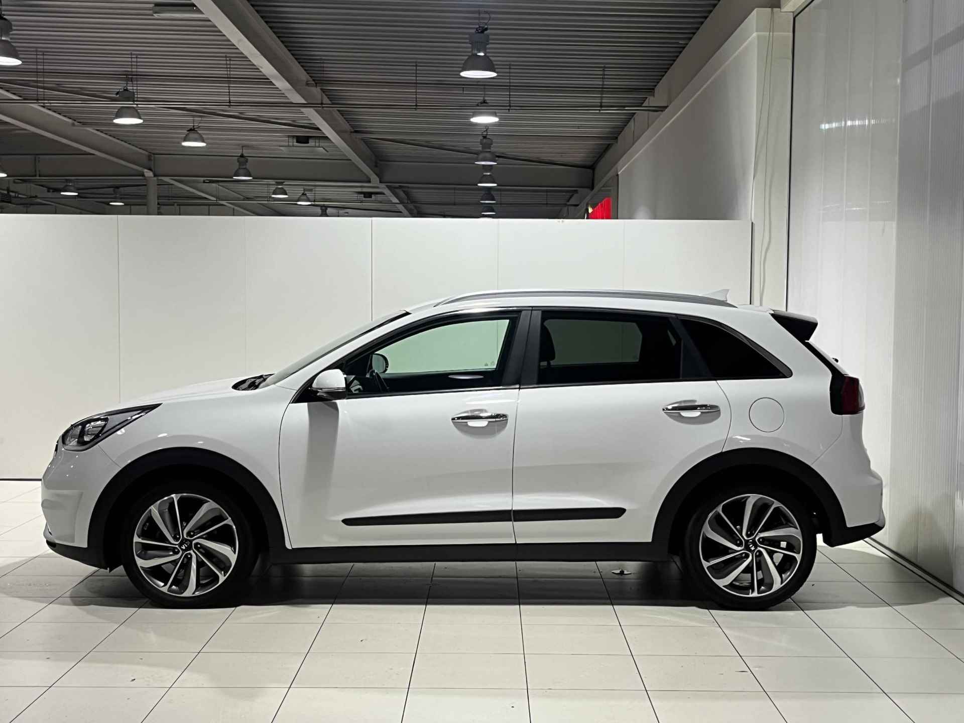 Kia Niro 1.6 GDi Hybrid Design Edition - 13/23