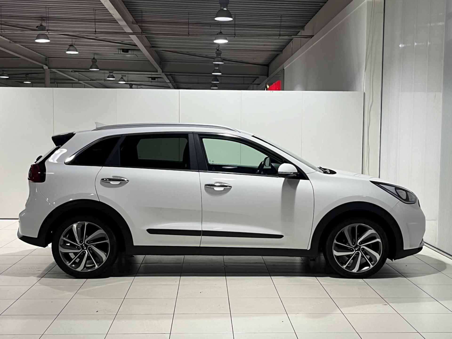 Kia Niro 1.6 GDi Hybrid Design Edition - 23/23