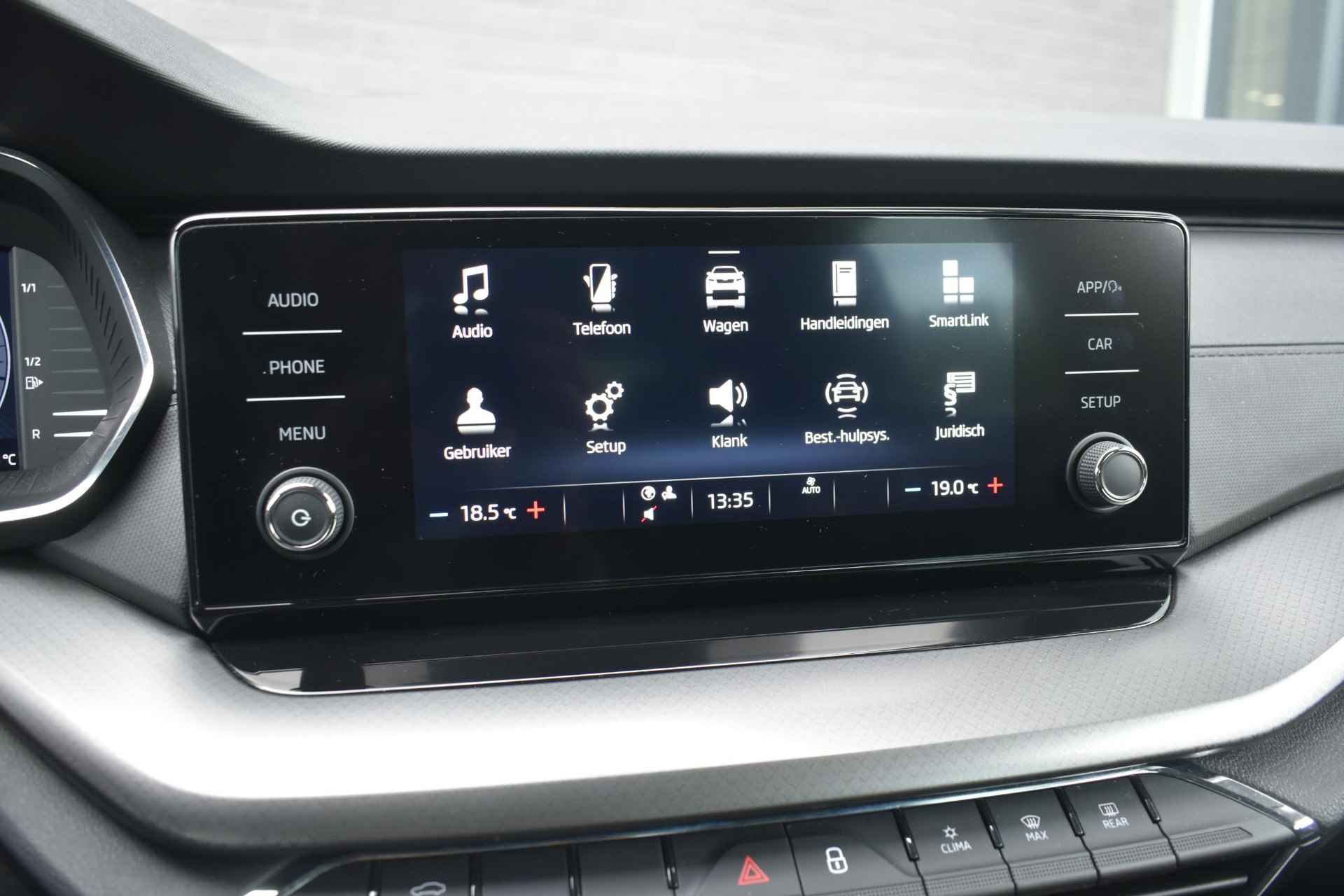 Skoda Octavia 1.5 TSI First Edition / Carplay & Android Auto / Keyless / LED / PDC / Digital Dashboard - 11/36