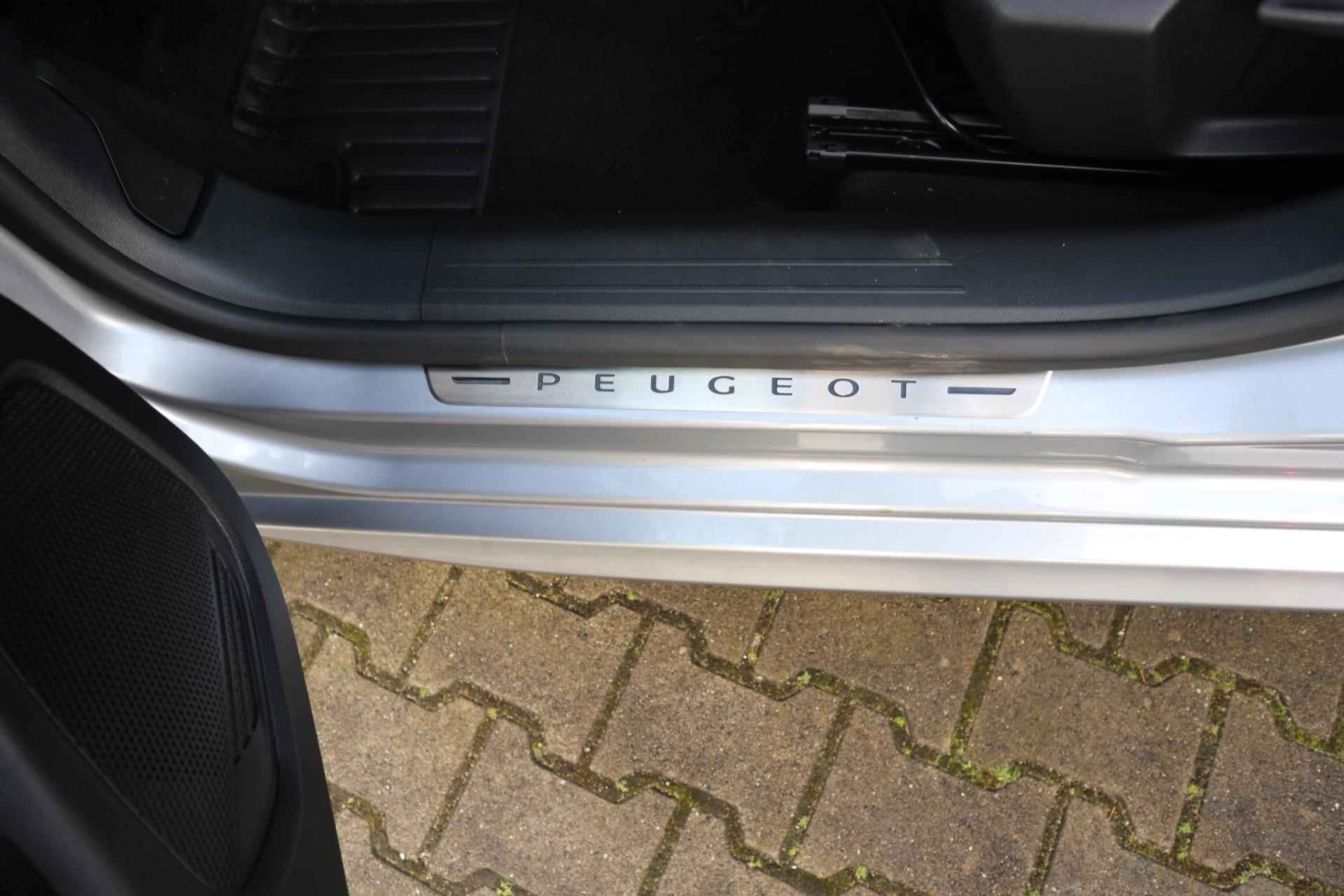 Peugeot 208 1.2 PureTech GT Pack NAVI CAMERA FULL LED 17 INCH!! - 15/39