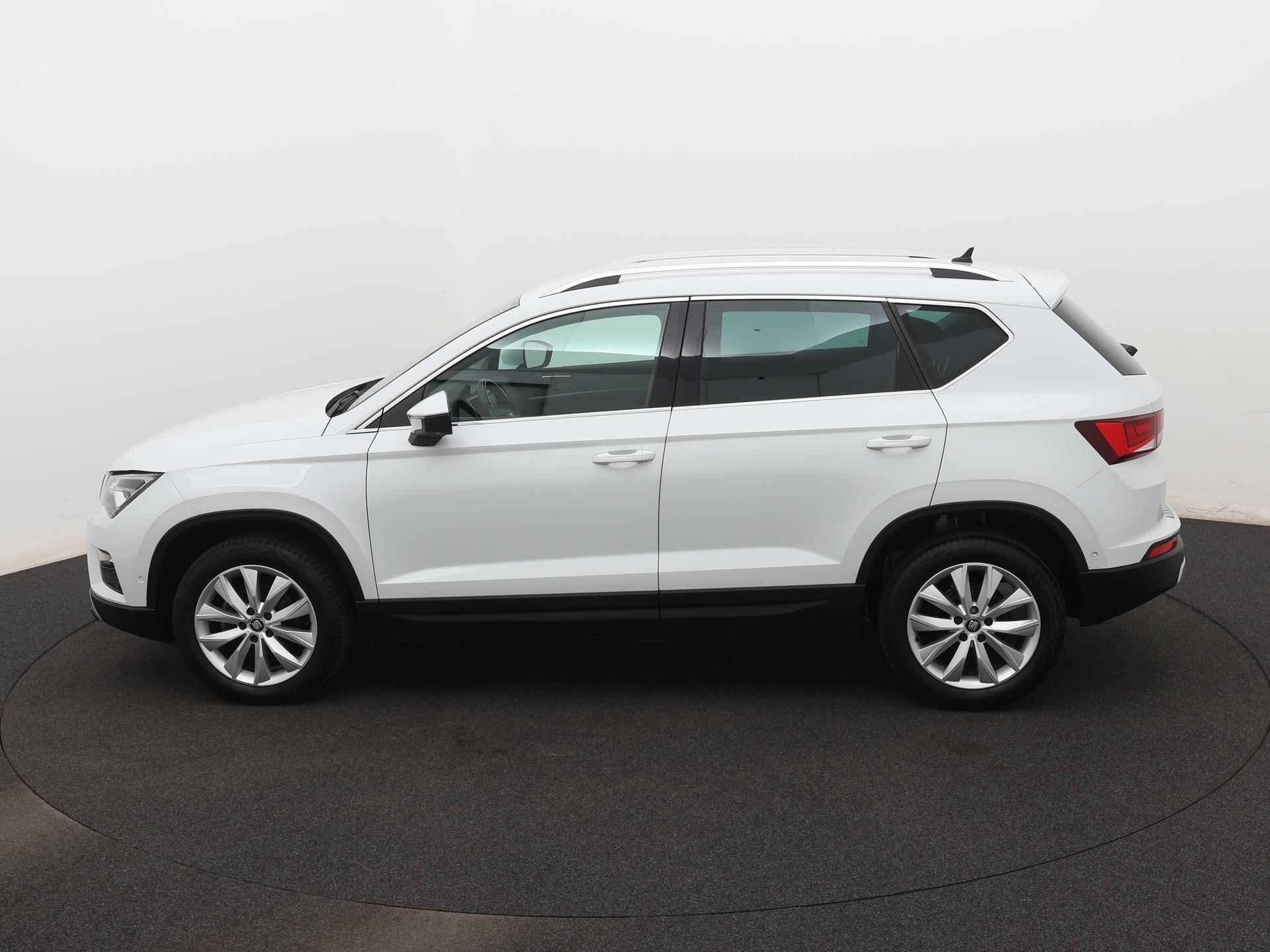 SEAT Ateca 1.5 TSI Style Business Intense 150 PK | Automaat | LED Koplampen | Trekhaak | Navigatie | Rondomzicht Camera | Climate Control | Apple Carplay/Android Auto | Elektrische achterklep | Cruise Control | Privacy Glass | Parkeersensoren | Stoelverwarming | Lichtmetalen velgen | - 2/22