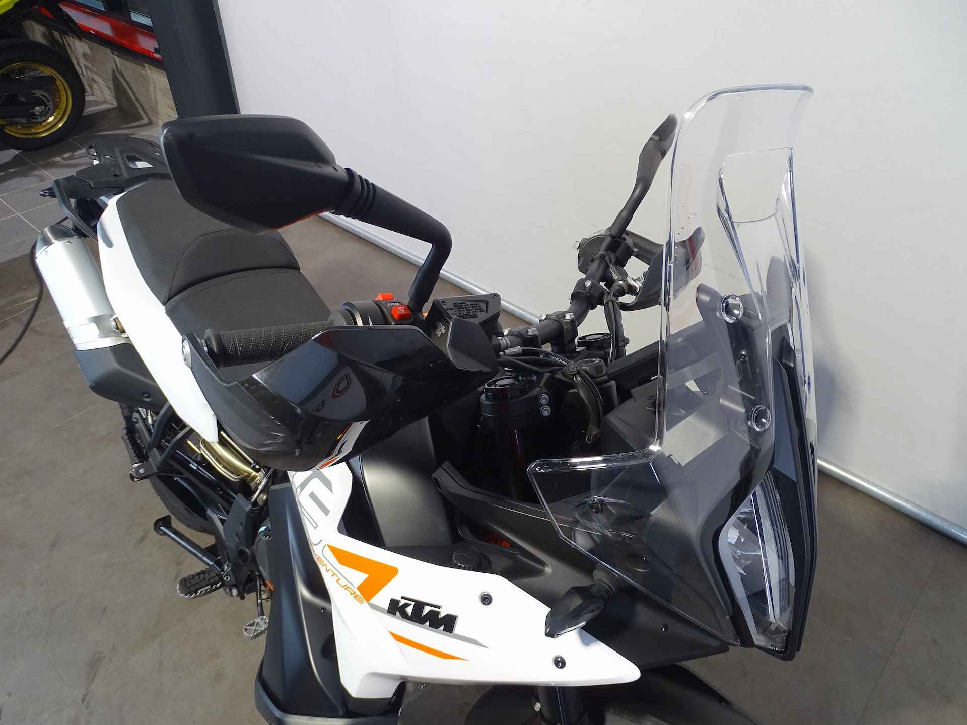 KTM 790 ADVENTURE - 2/9