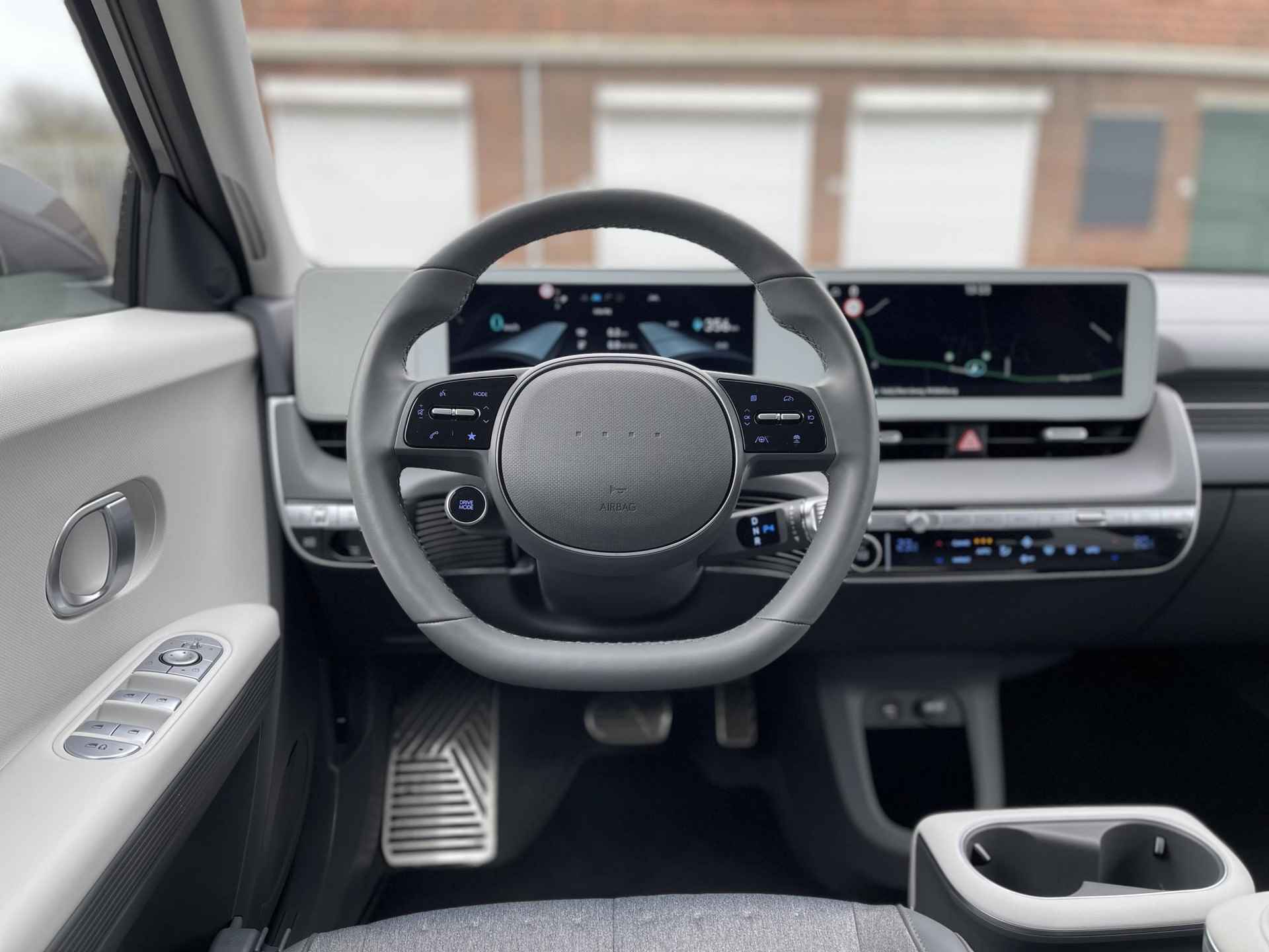 Hyundai IONIQ 5 77 kWh Connect Option Pack | Warmtepomp | Stuur- + Stoelverwarming | Adapt. Cruise Control | Apple Carplay/Android Auto | BOSE Audio | Rijklaarprijs! - 14/24
