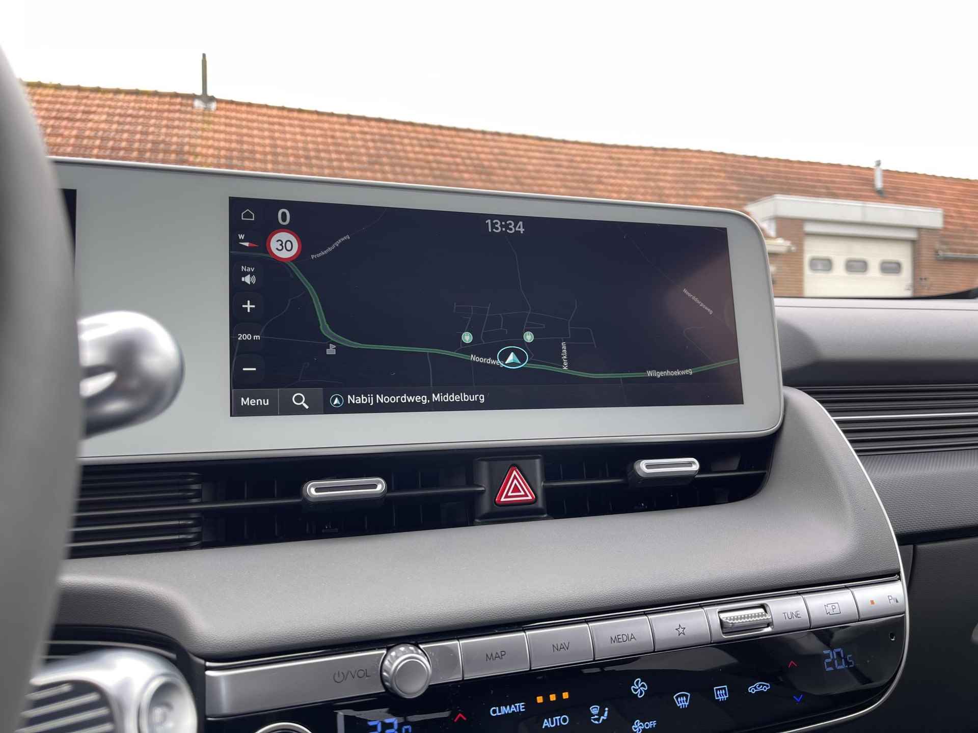 Hyundai IONIQ 5 77 kWh Connect Option Pack | Warmtepomp | Stuur- + Stoelverwarming | Adapt. Cruise Control | Apple Carplay/Android Auto | BOSE Audio | Rijklaarprijs! - 16/24