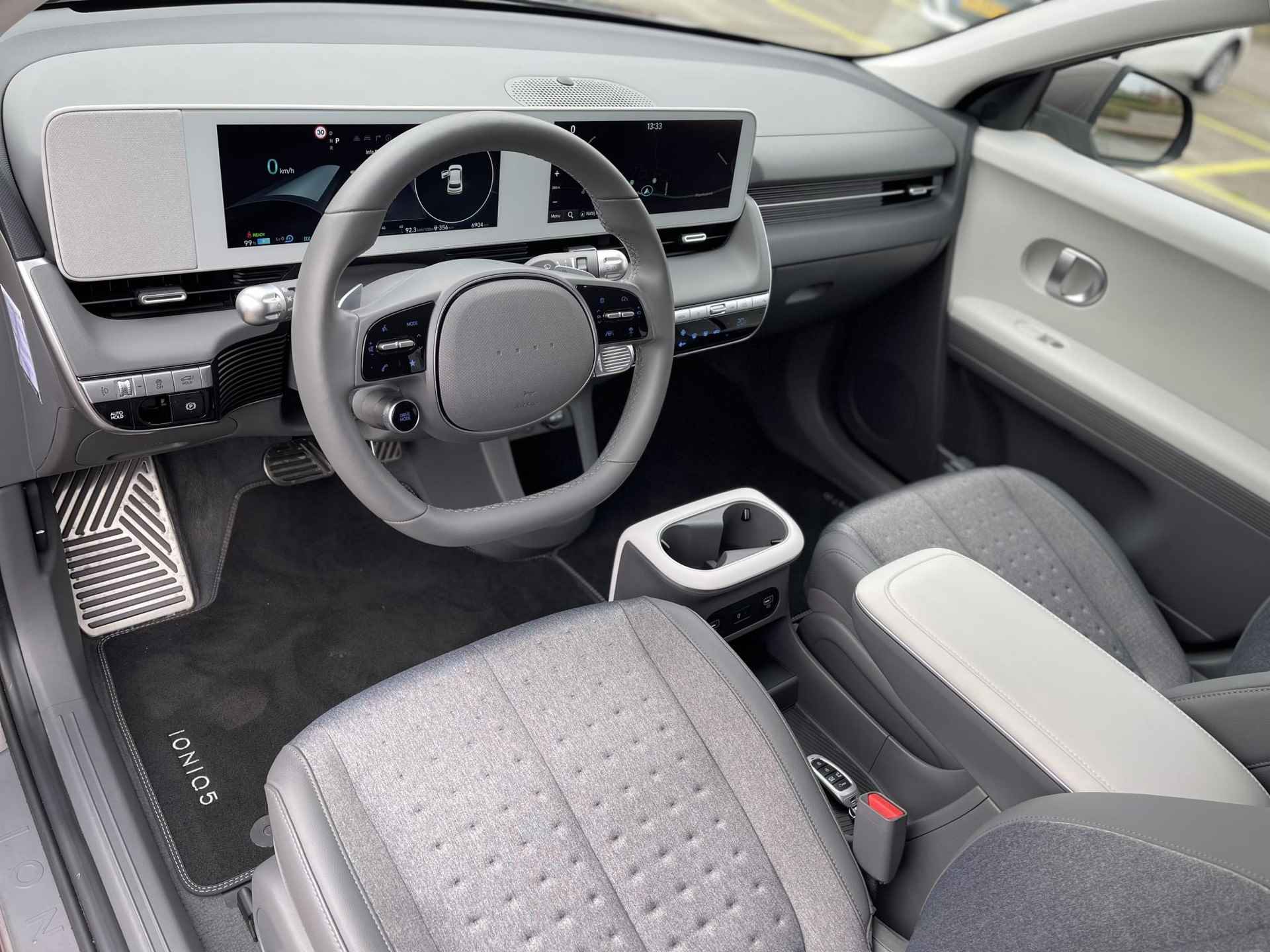 Hyundai IONIQ 5 77 kWh Connect Option Pack | Warmtepomp | Stuur- + Stoelverwarming | Adapt. Cruise Control | Apple Carplay/Android Auto | BOSE Audio | Rijklaarprijs! - 10/24
