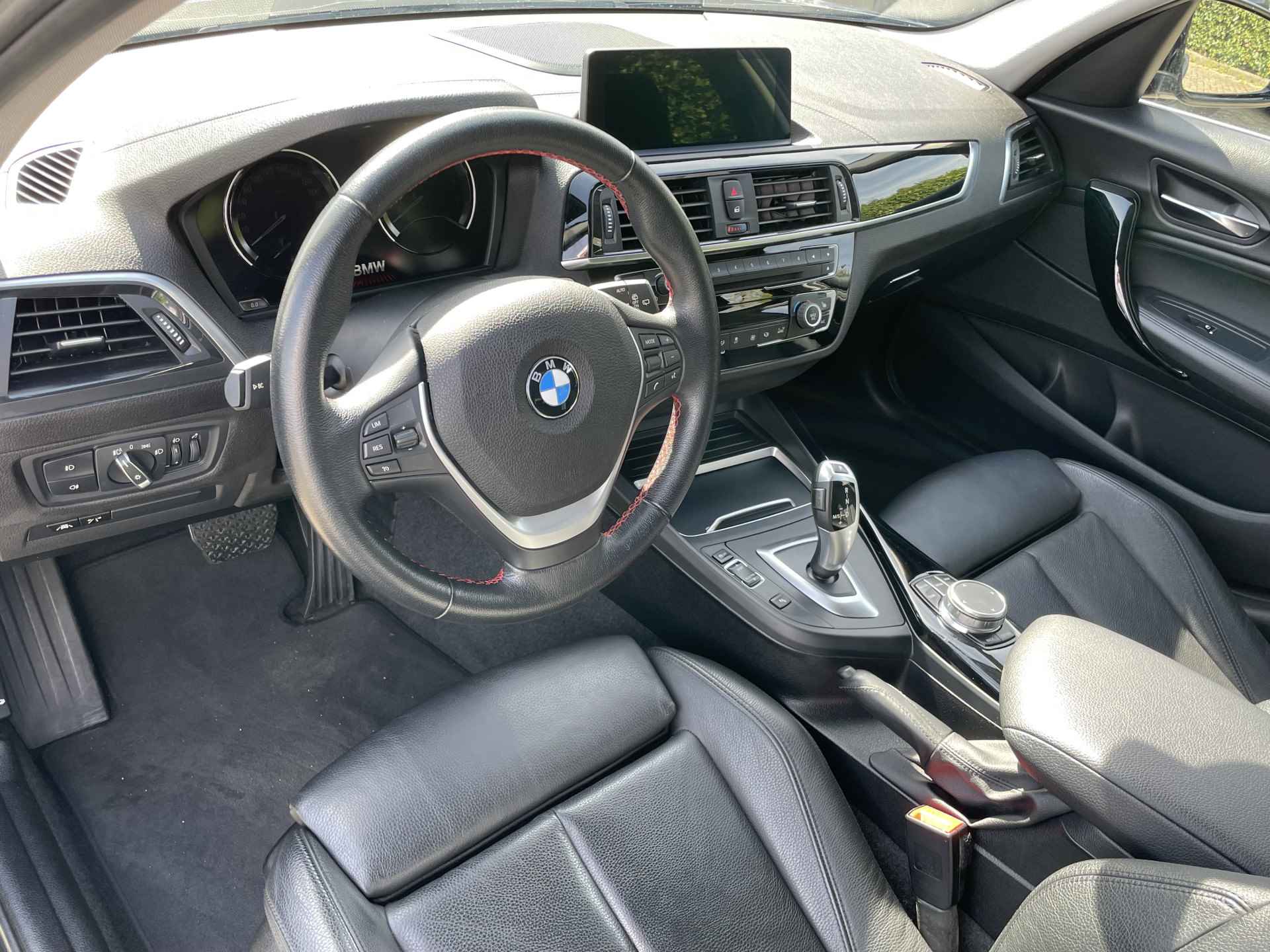 BMW 1-serie 5 deurs 118i High Exe | Leder | Sport Line | Camera | Navi. Prof. | HiFi - 9/28