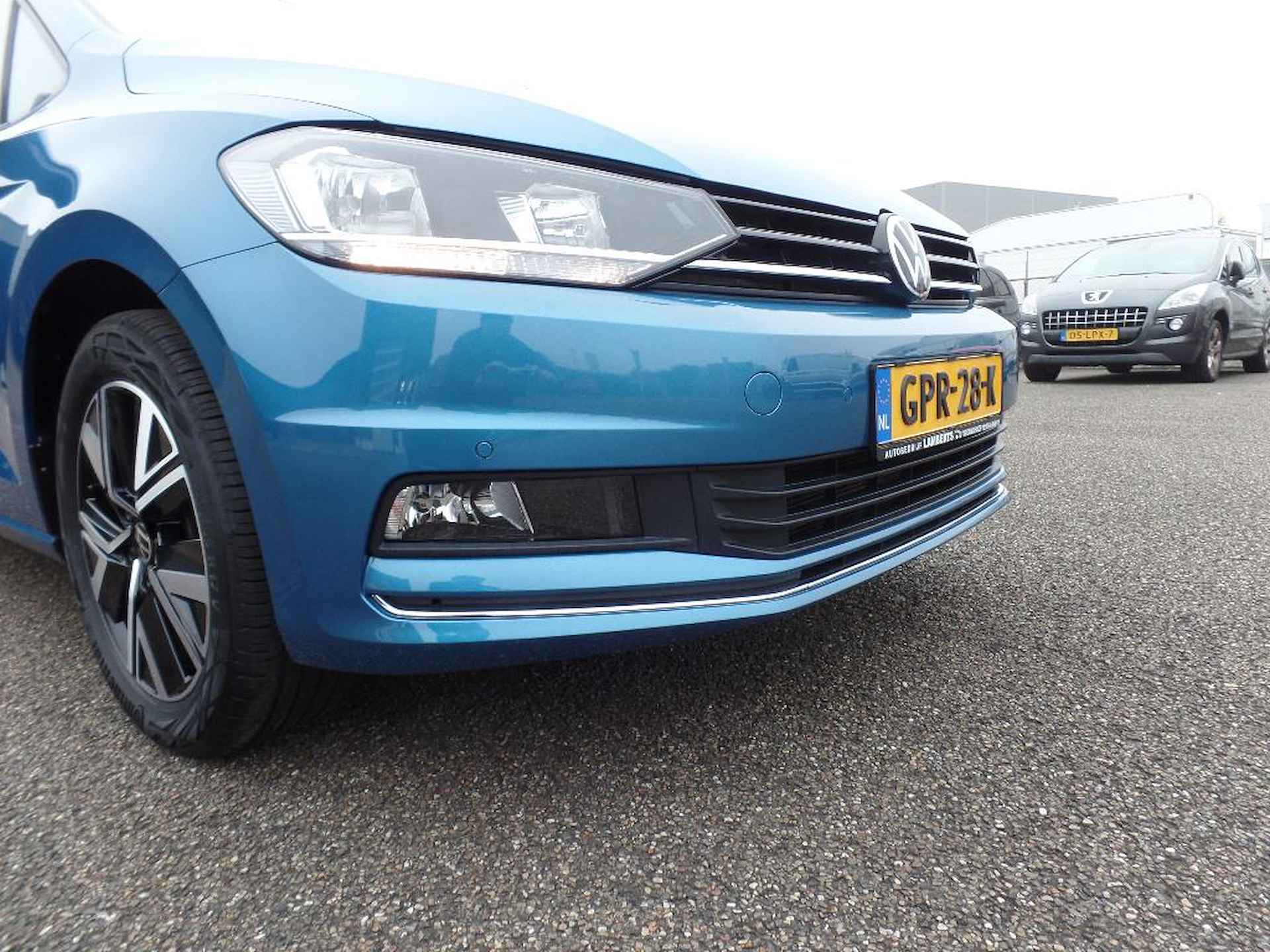 Volkswagen TOURAN AUTOMAAT 7 PERS TREKHAAK PANORAMA DAK 2023 - 19/22