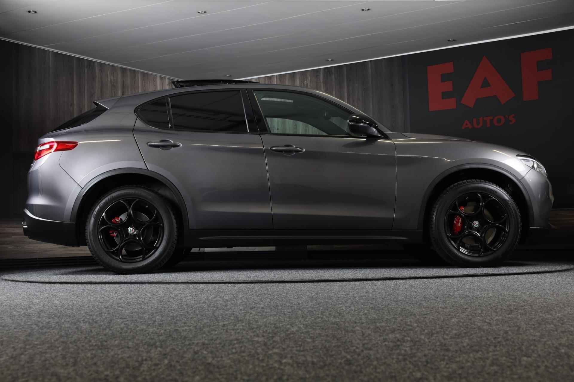 Alfa Romeo STELVIO 2.0 T AWD Veloce / AUT / Open Panoramadak / Lane Assist / Dode Hoek / Navi / Ecc / Leder / Led / Pdc / 19 - 32/49