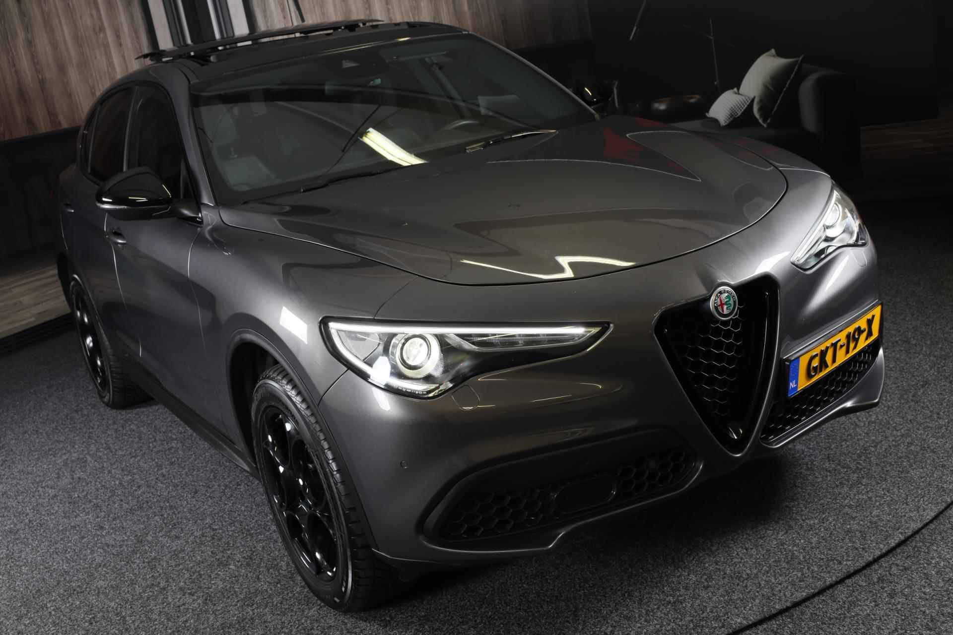 Alfa Romeo STELVIO 2.0 T AWD Veloce / AUT / Open Panoramadak / Lane Assist / Dode Hoek / Navi / Ecc / Leder / Led / Pdc / 19 - 35/49