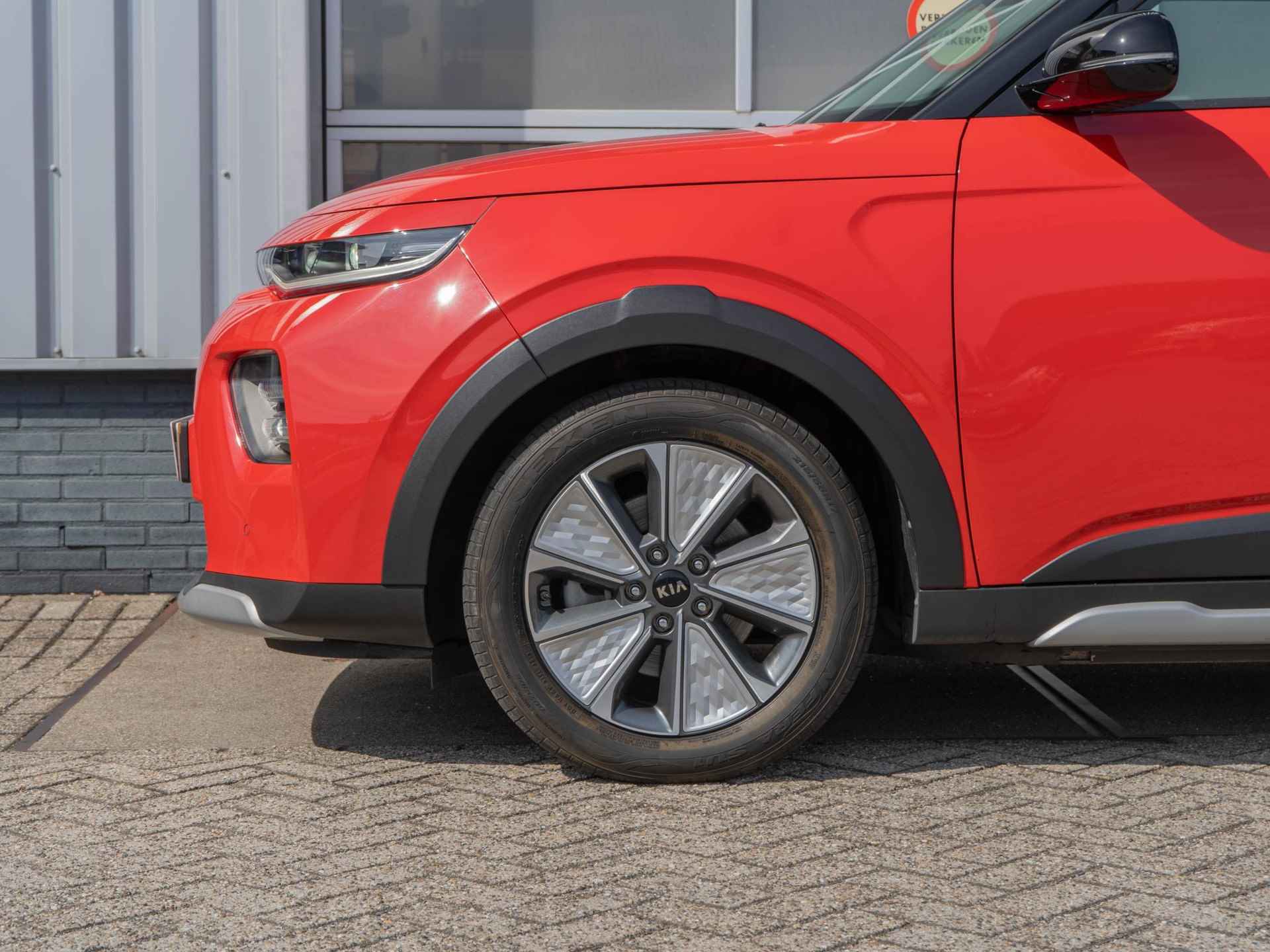 Kia e-Soul ExecutiveLine 64kWh | BTW auto | Stoelventilatie/verwarming  | Stuurverwarming | PDC voor & achter | Camera | Stoelverwarming achter - 10/29